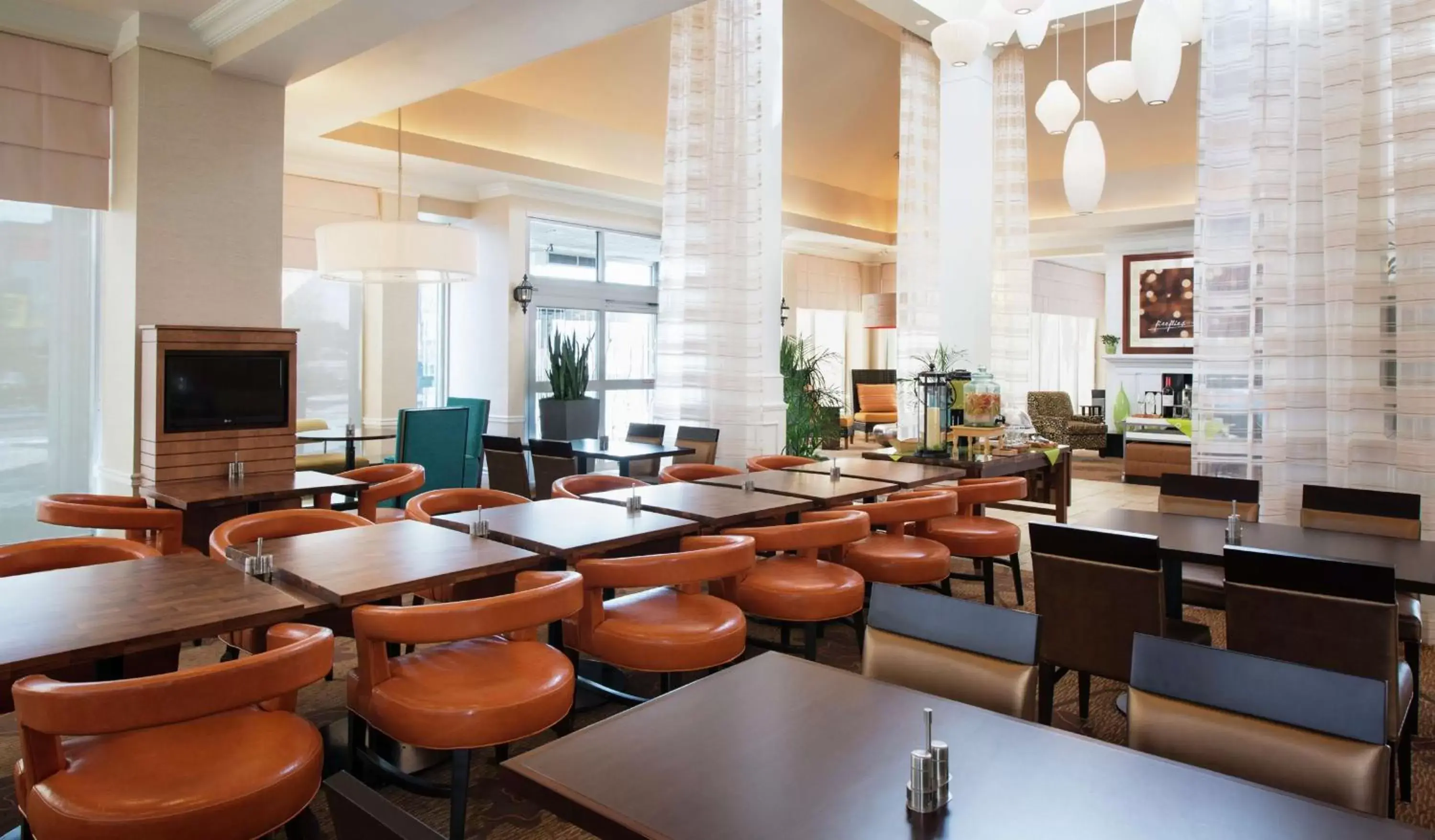 Dining area, Restaurant/Places to Eat in Hilton Garden Inn West Edmonton