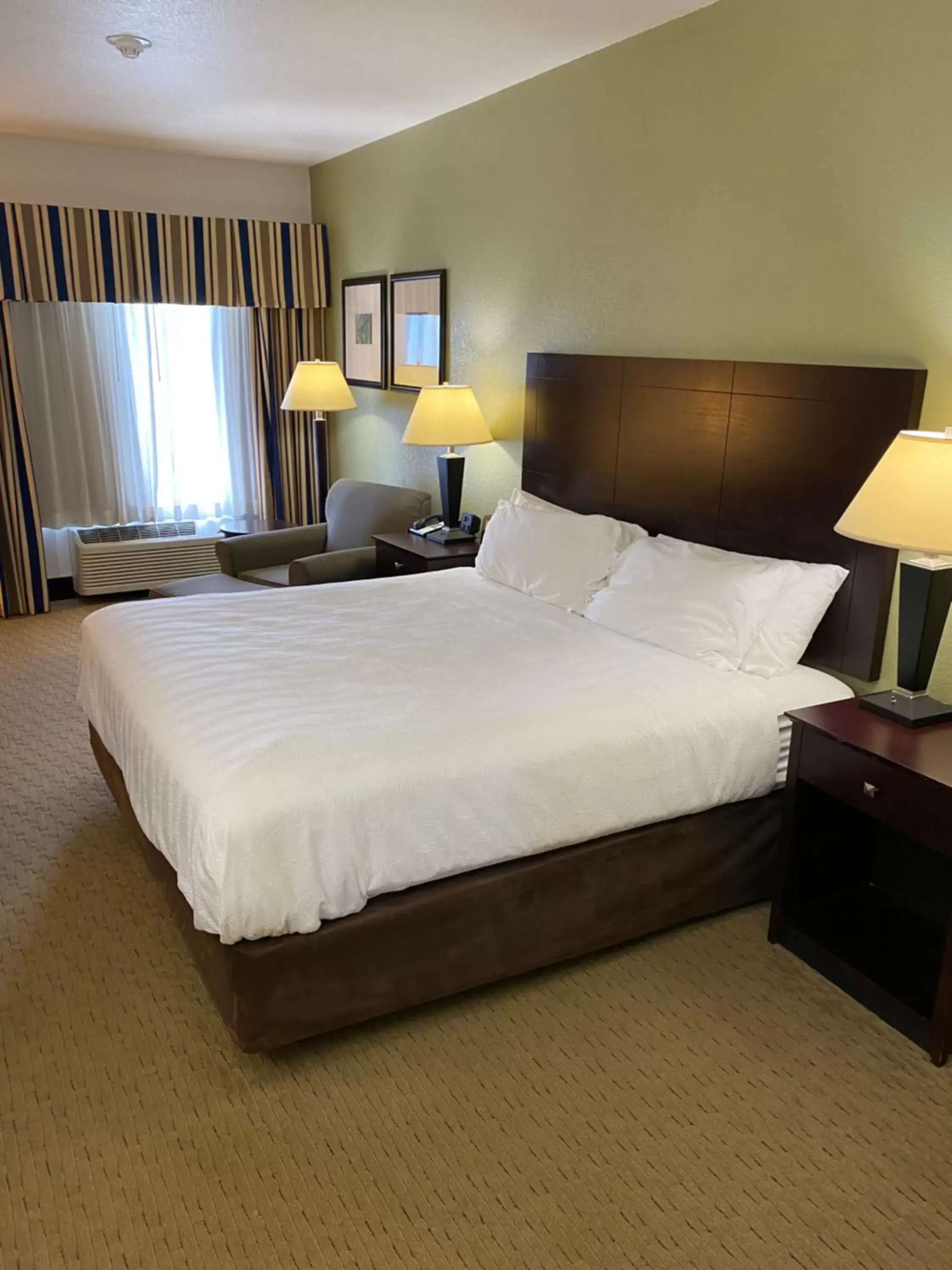 Bed in Best Western Celina