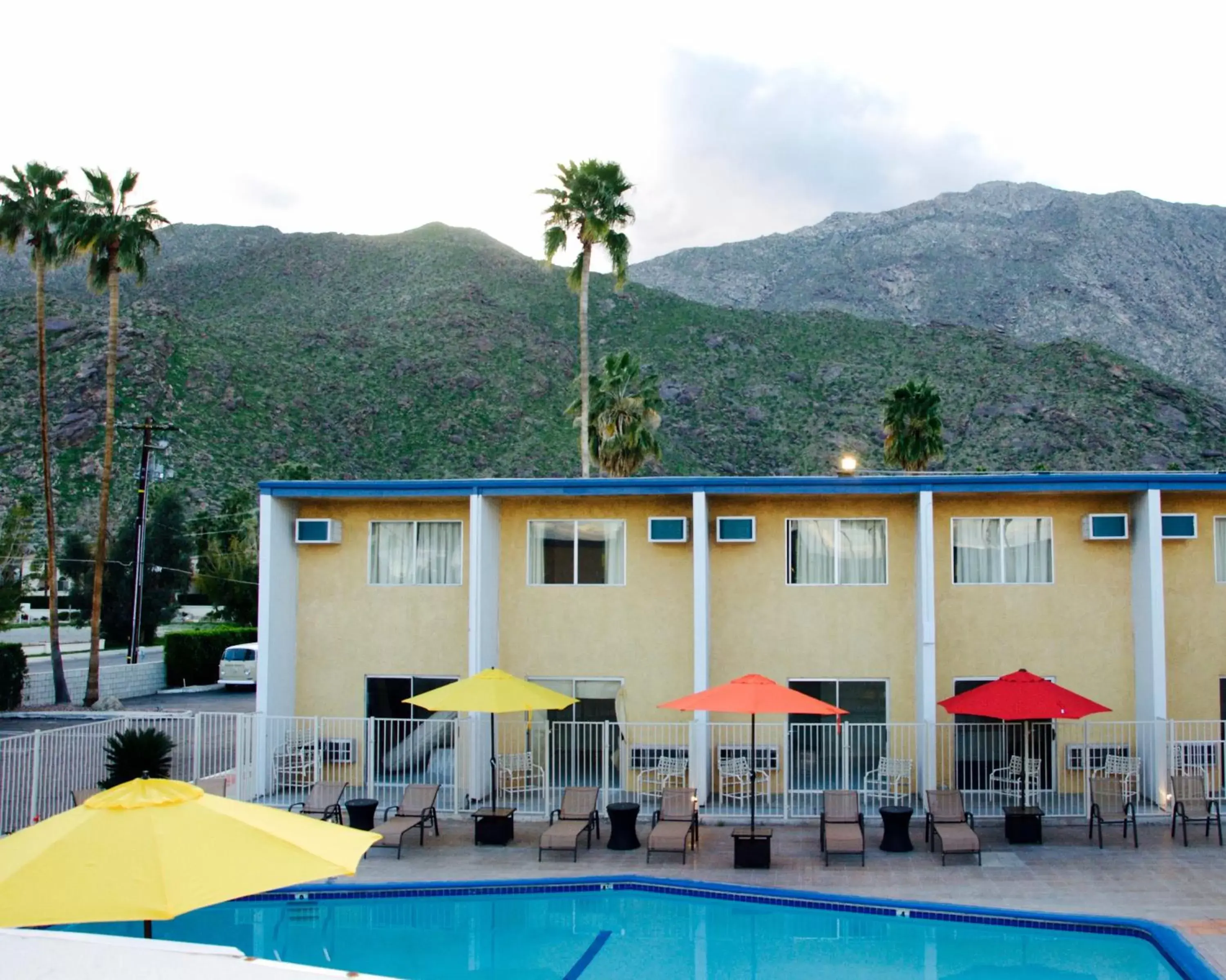Mountain view, Swimming Pool in Delos Reyes Palm Springs