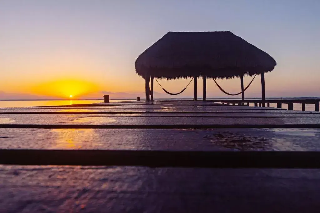 Sunrise/Sunset in Mi Kasa Tu Kasa Bacalar by Nah Hotels