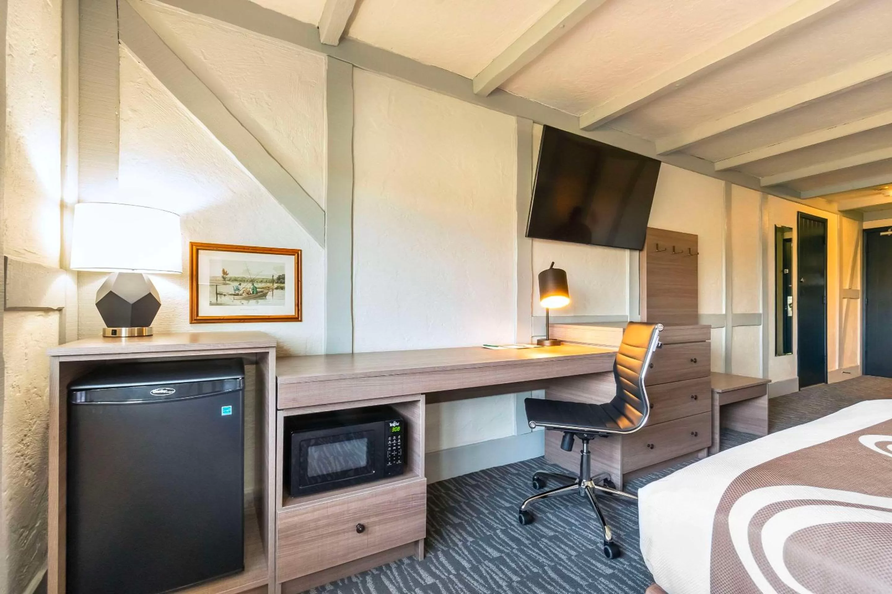 Bedroom, Bed in Quality Inn Waddling Dog