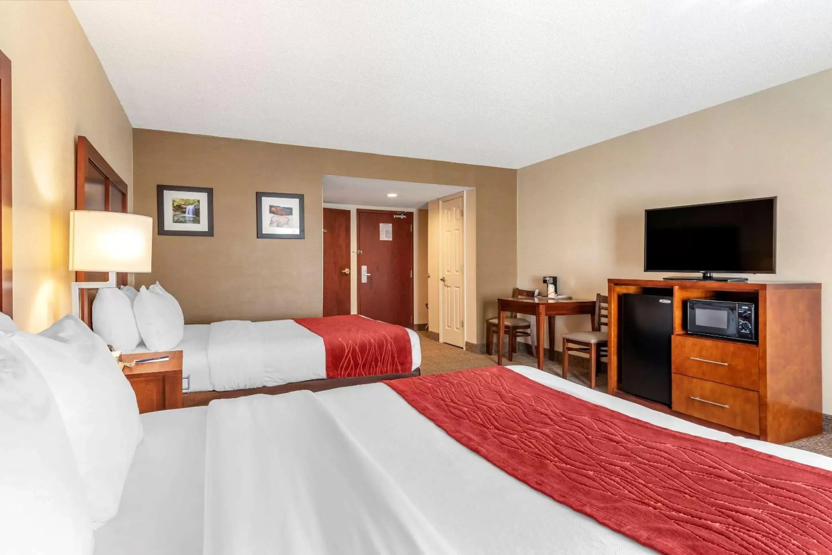 Photo of the whole room, Bed in Comfort Inn & Suites Morehead