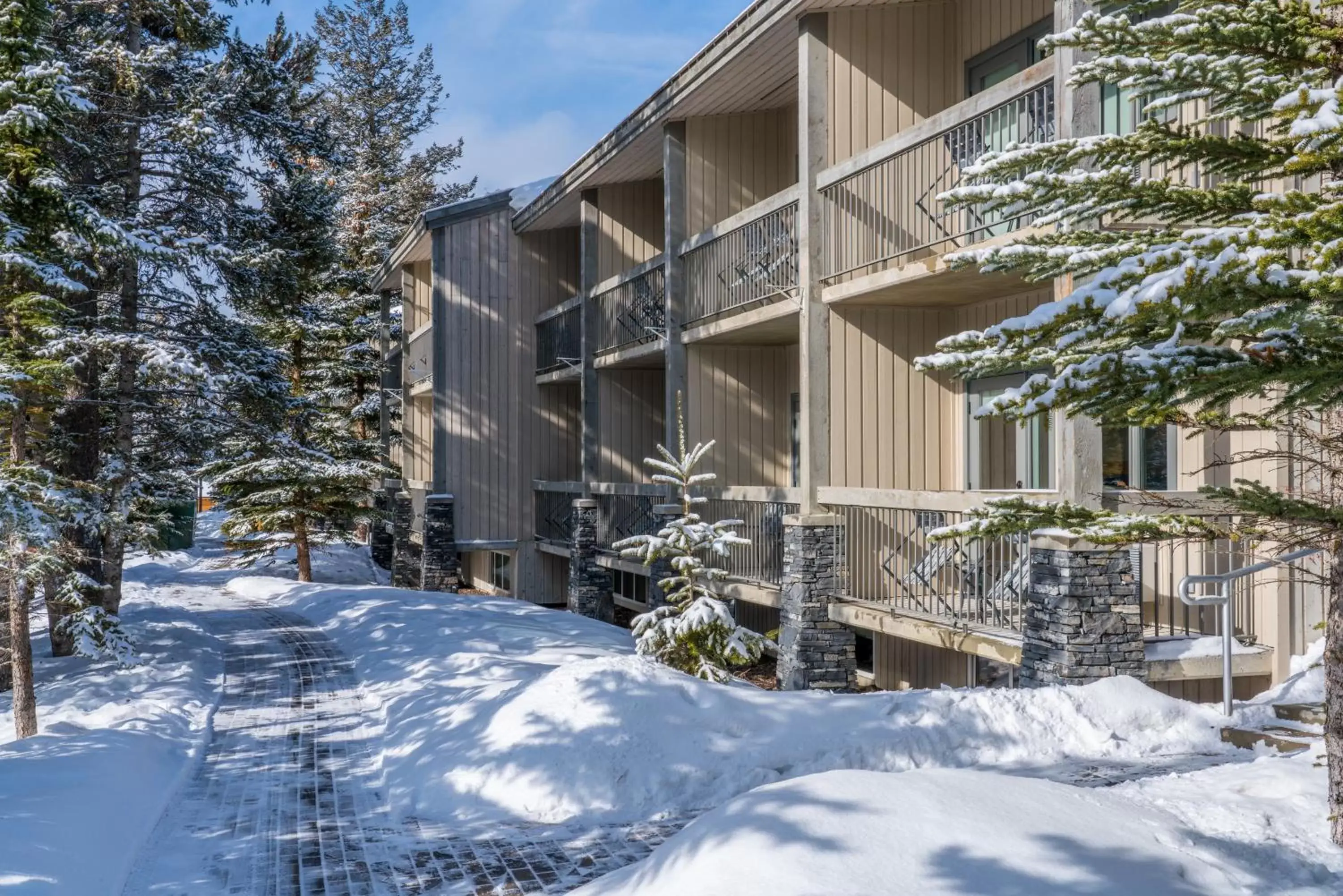 Property building, Winter in Tunnel Mountain Resort