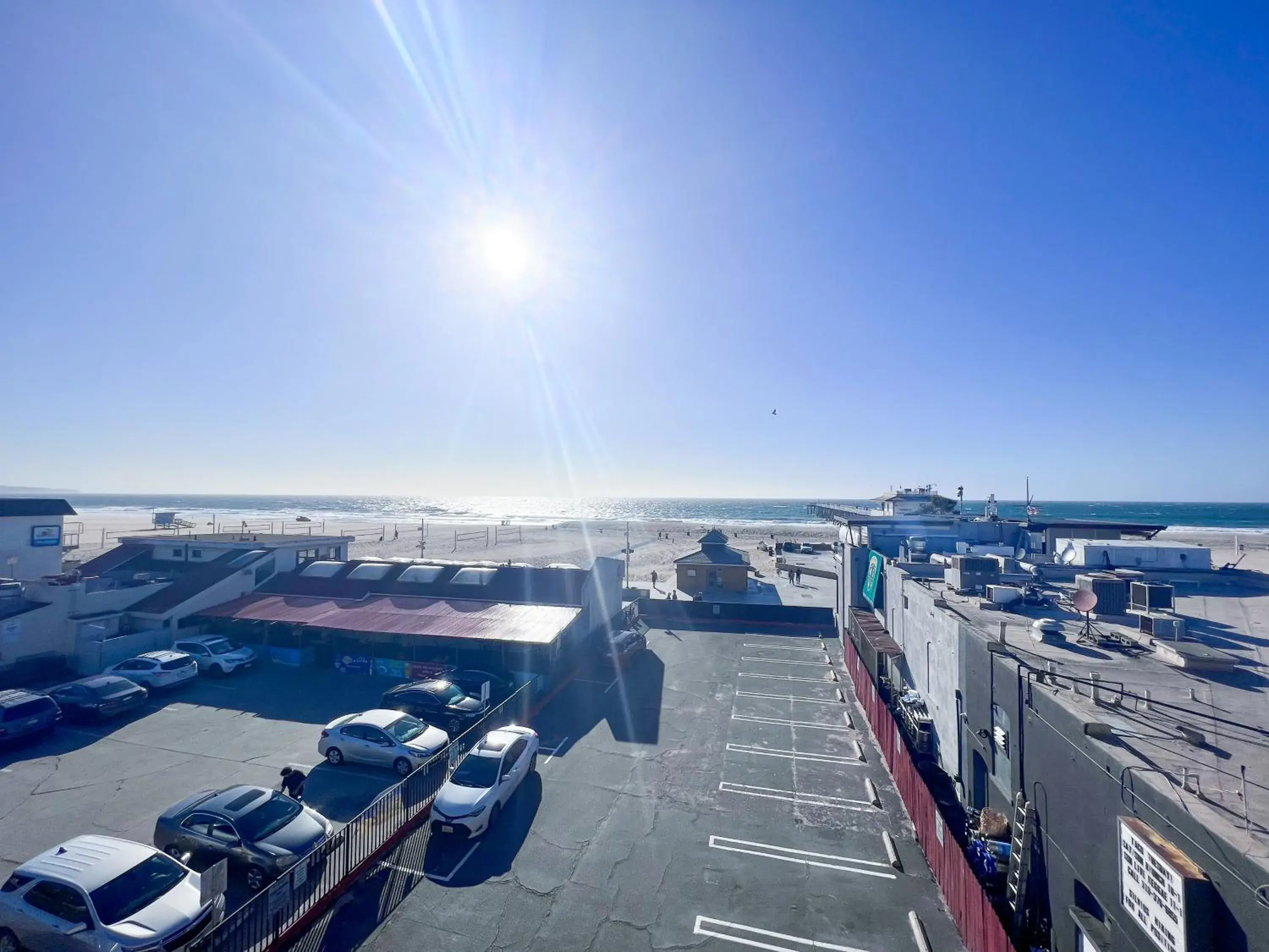 Sea view in ITH Surf City Hostel Hermosa Beach Sea view in ITH Surf City Hostel Hermosa Beach