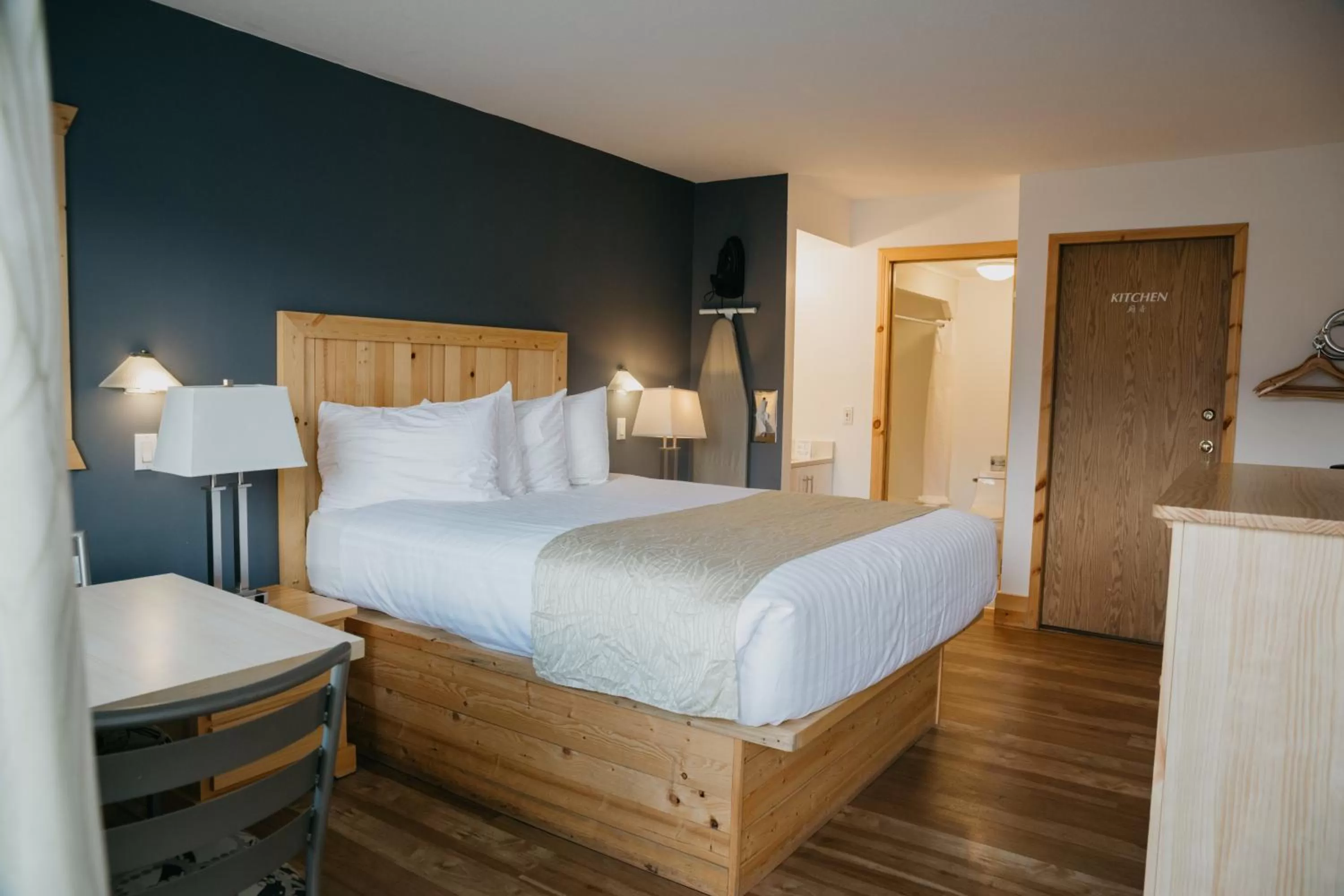 Photo of the whole room in Golden Village Lodge