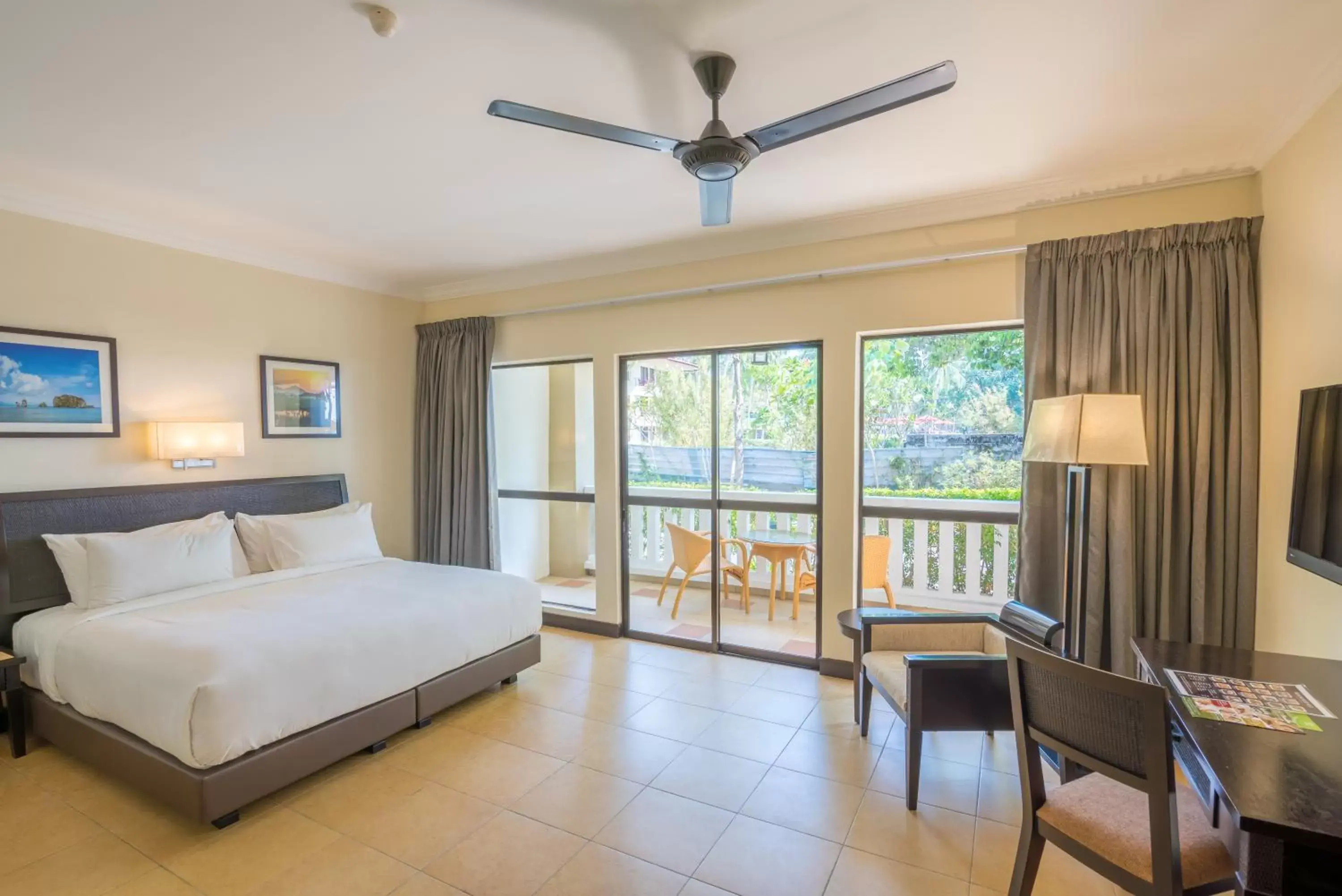 Deluxe King – Beach Wing in Camar Resort Langkawi Deluxe King – Beach Wing in Camar Resort Langkawi