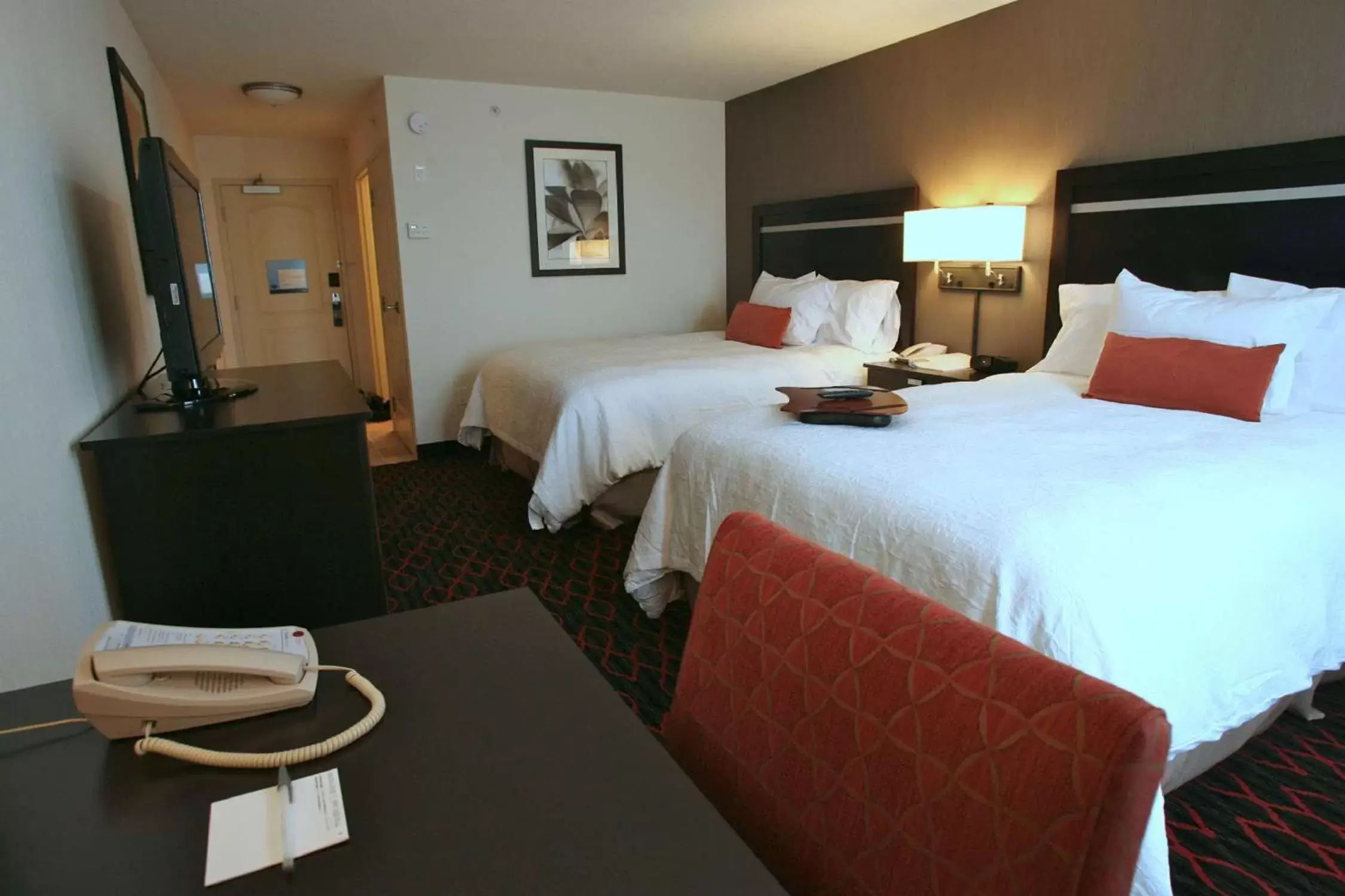 Bed in Hampton Inn & Suites Red Deer