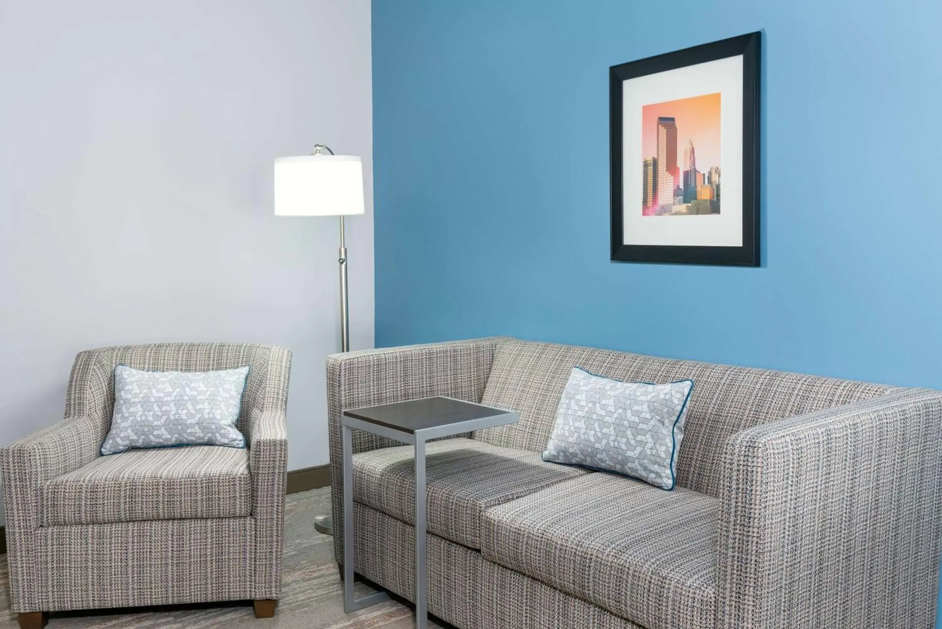 Living room, Seating Area in Hampton Inn Charlotte Uptown