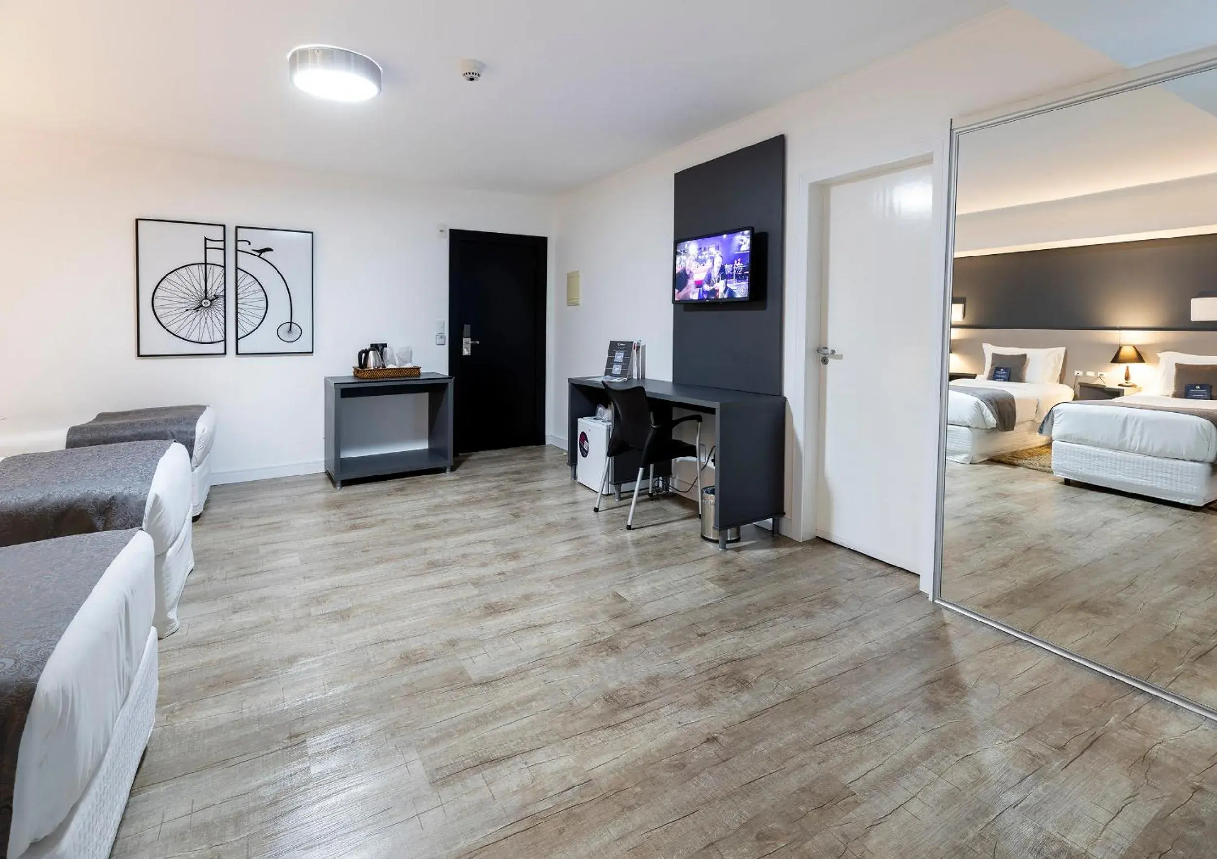 Bedroom, TV/Entertainment Center in Sibara Flat Hotel & Convencoes