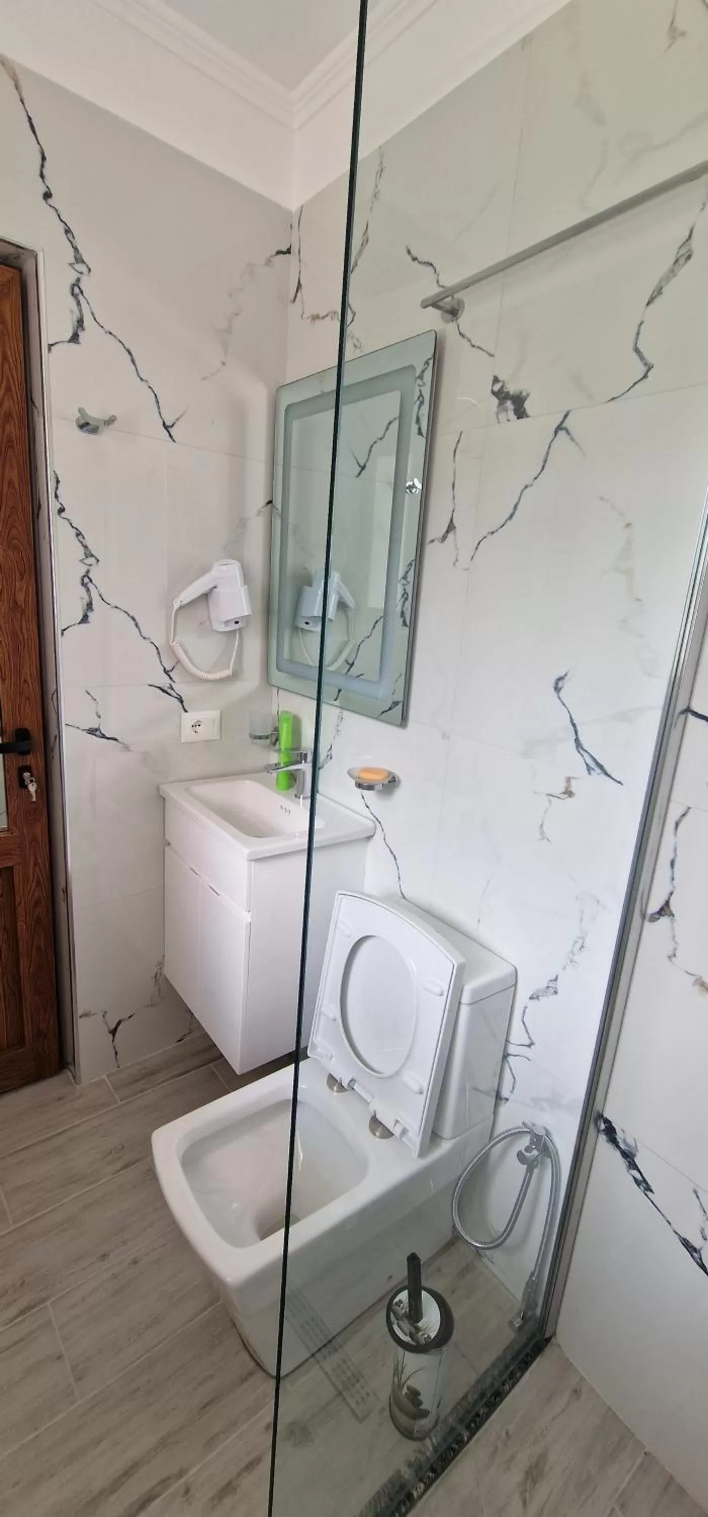 Shower, Bathroom in Hotel Baci