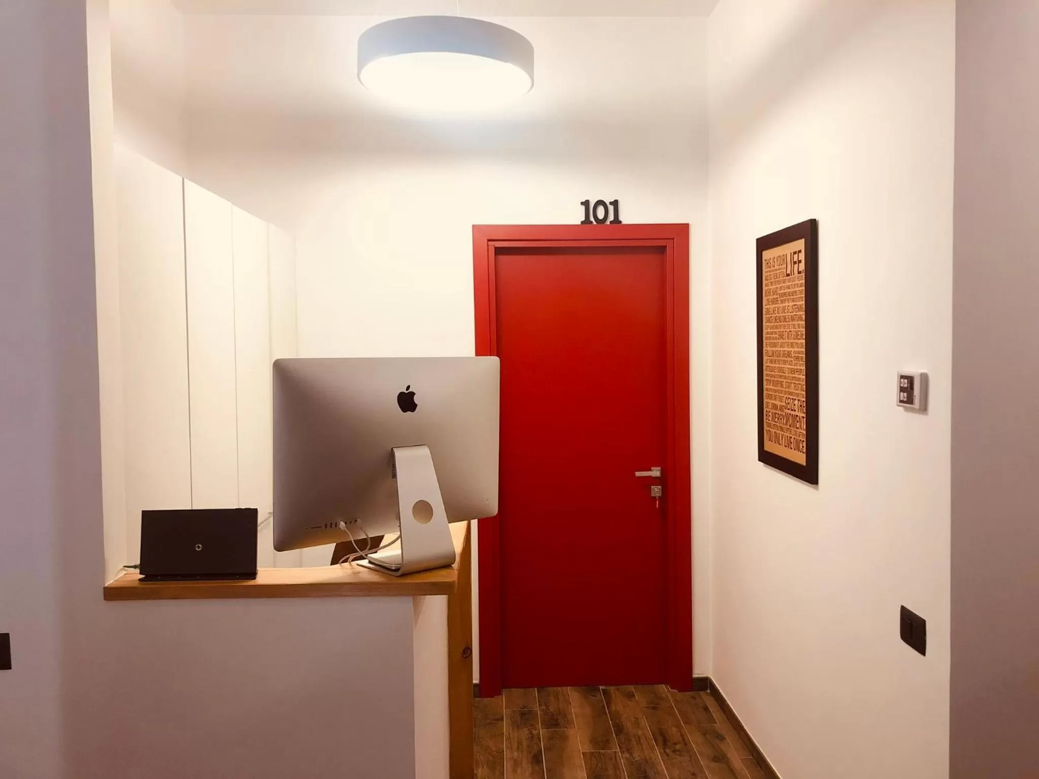 Lobby or reception in Holiday Guesthouse