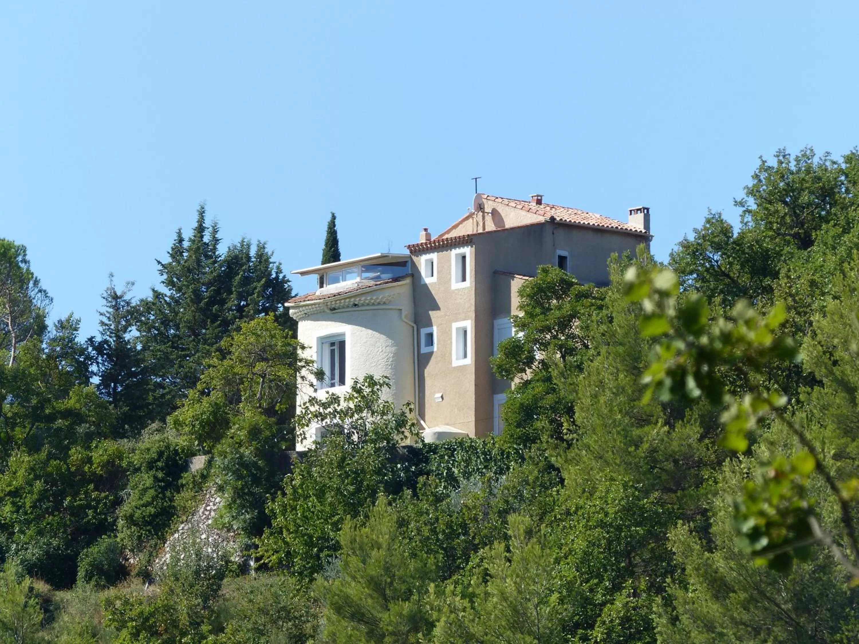Property building in Le Moulin de Varrians