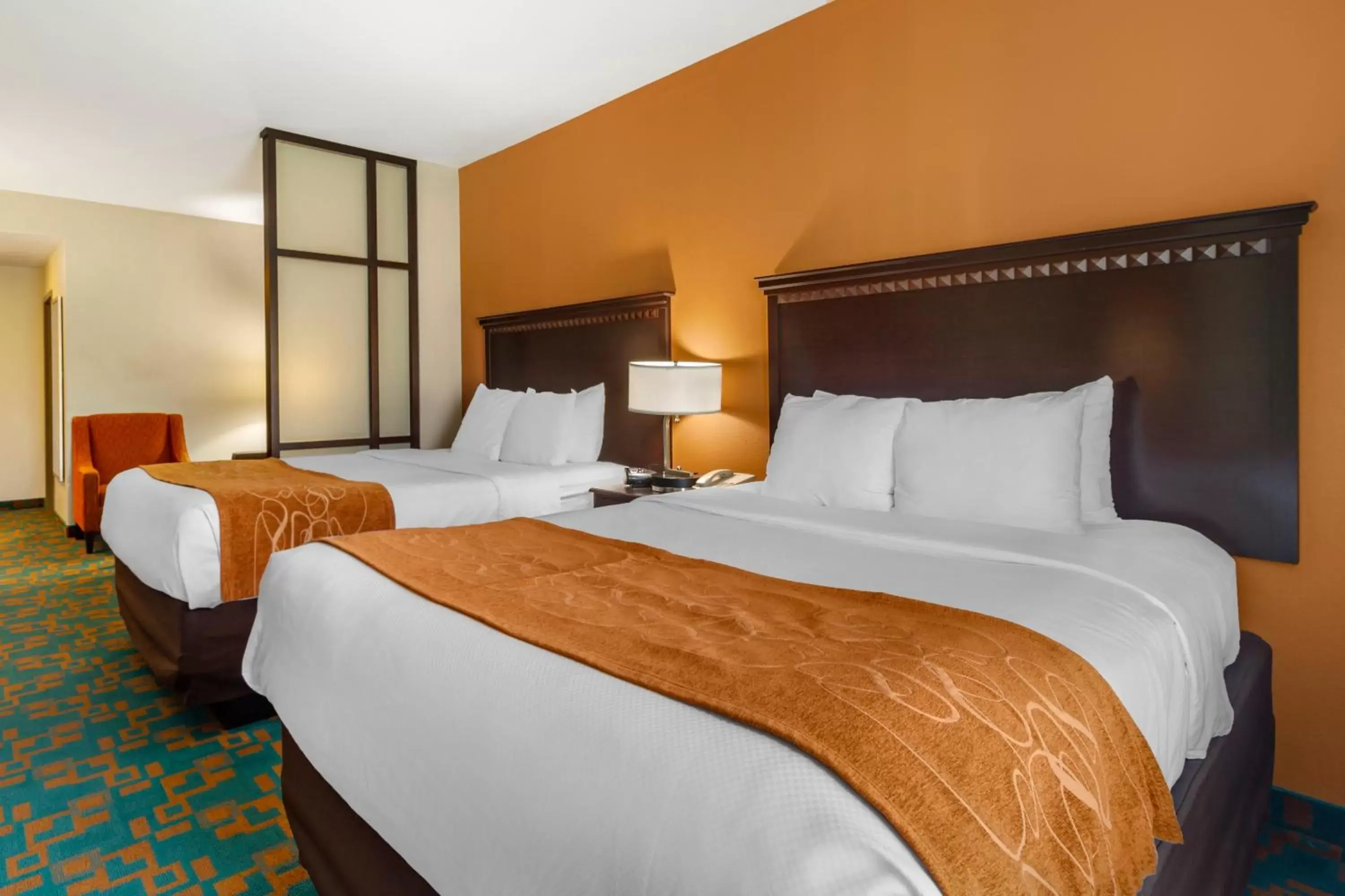 Bed in Comfort Suites Knoxville West - Farragut