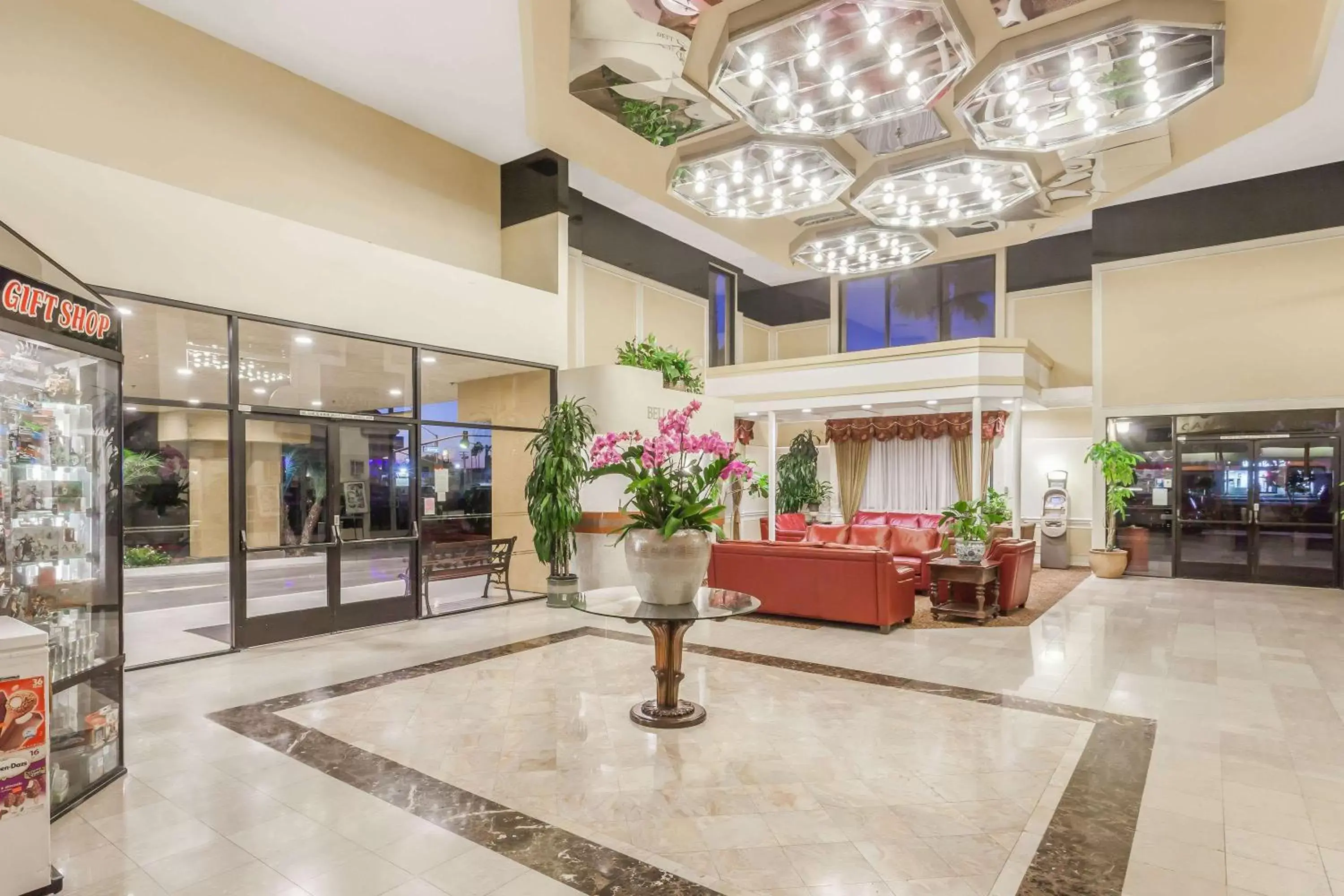 Lobby or reception, Lobby/Reception in Ramada Plaza by Wyndham Garden Grove/Anaheim South