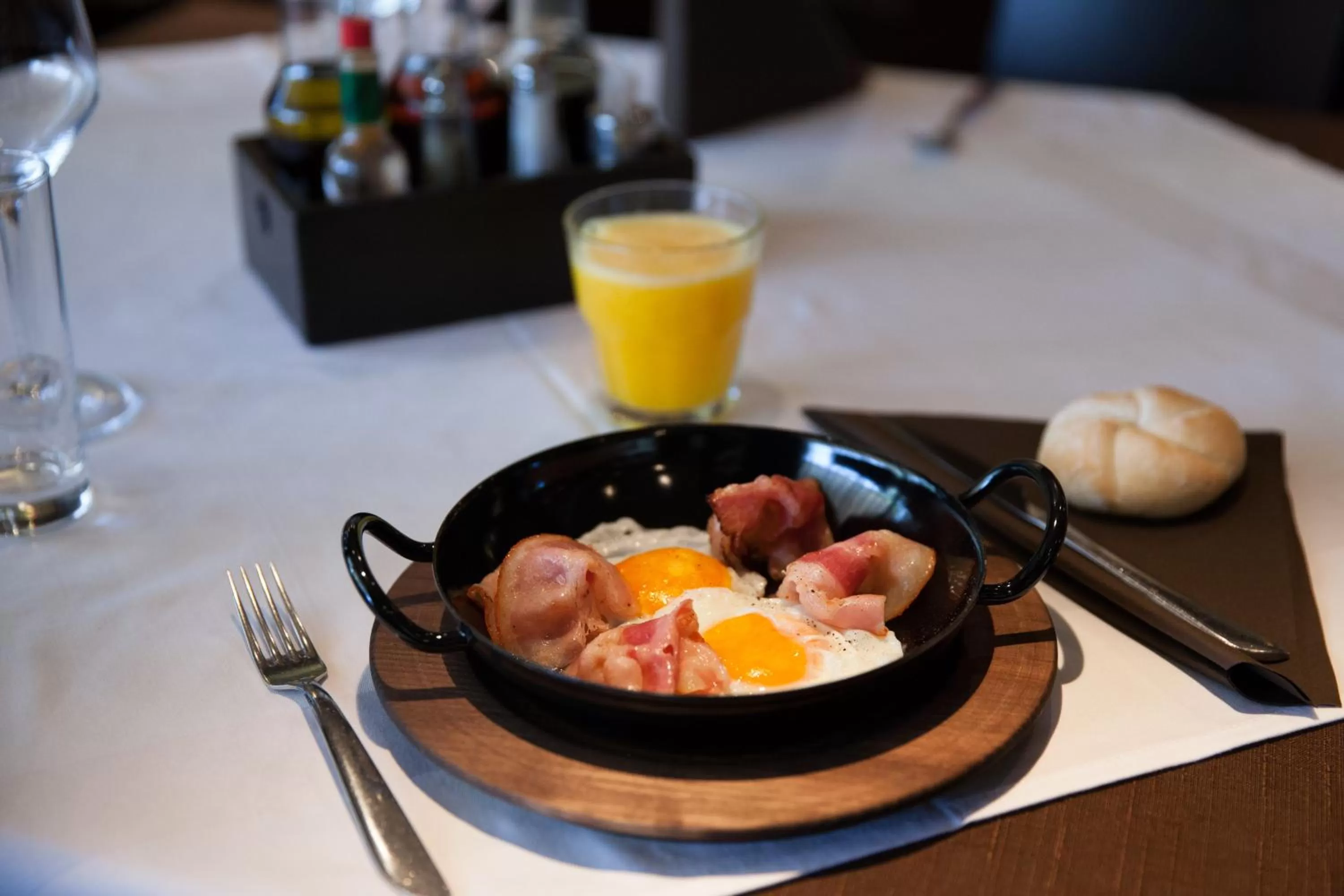 Breakfast in Hotel Pomaranča
