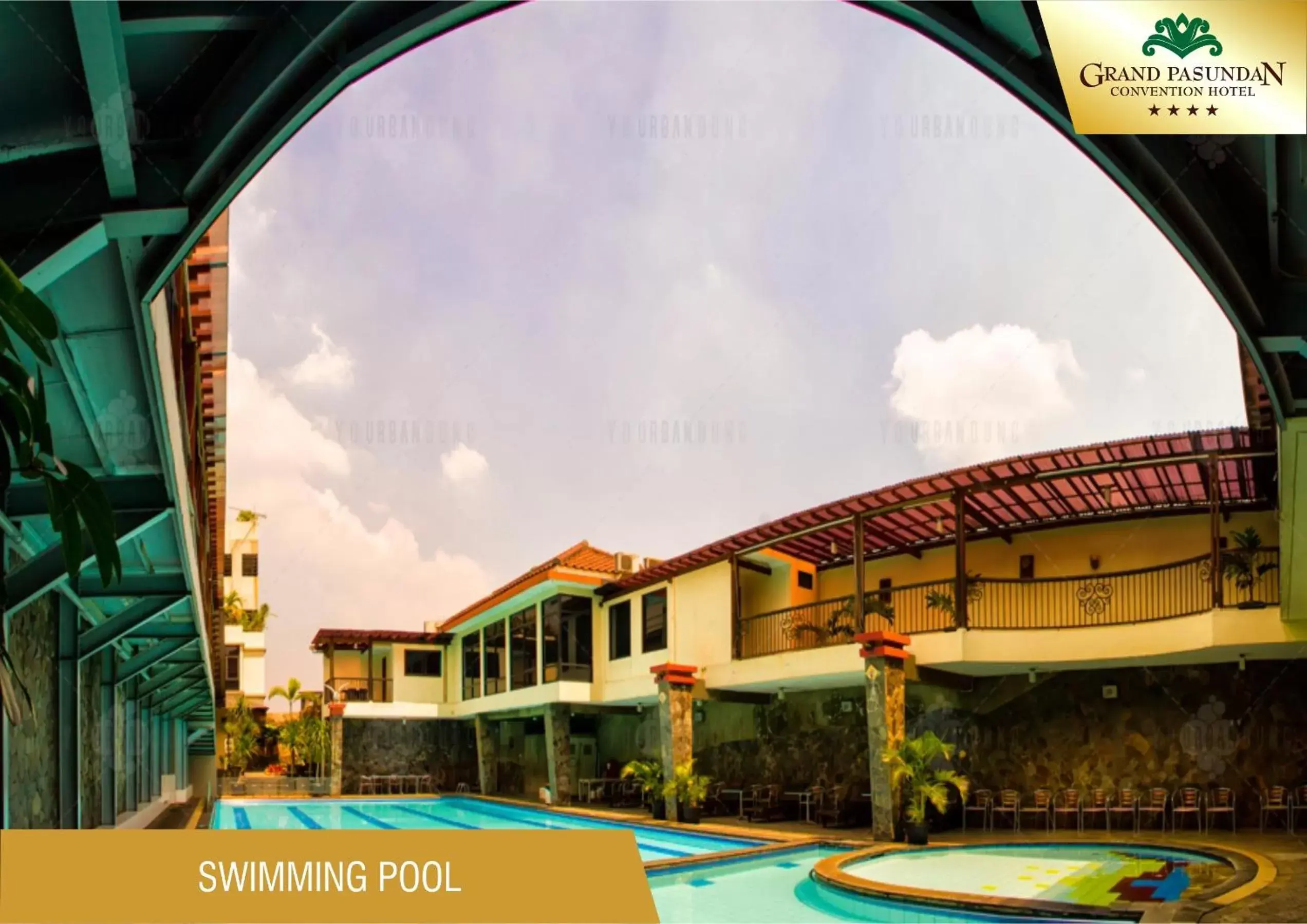 Swimming pool, Property Building in Grand Pasundan Convention Hotel