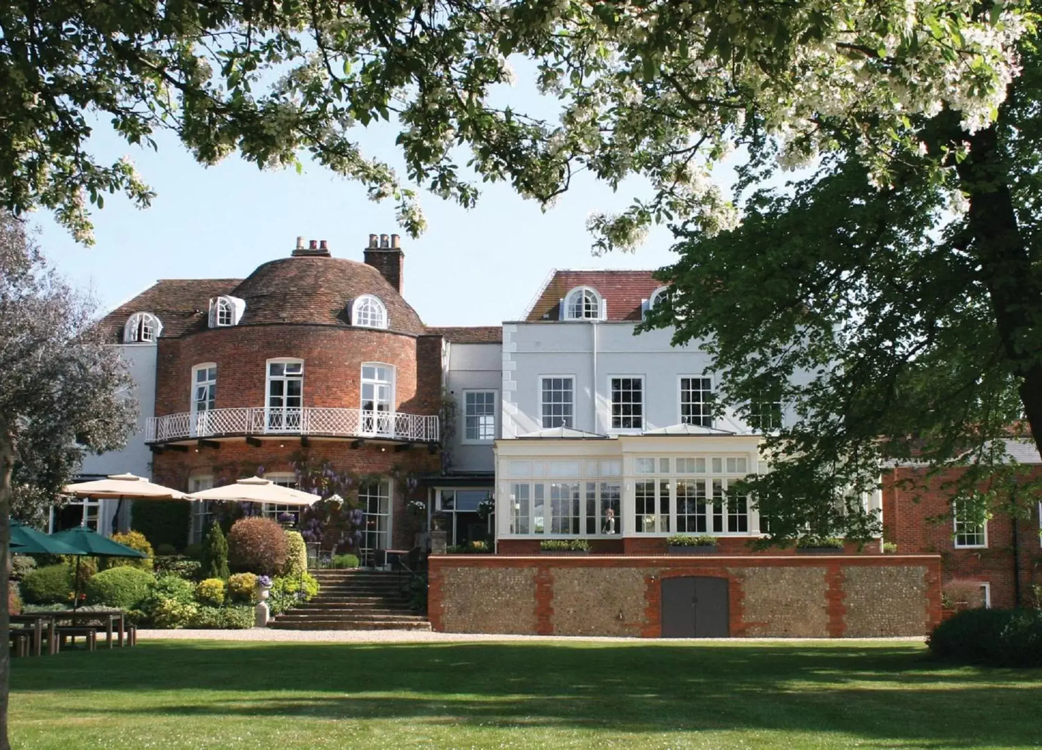 Facade/entrance, Property Building in St Michael's Manor Hotel - St Albans