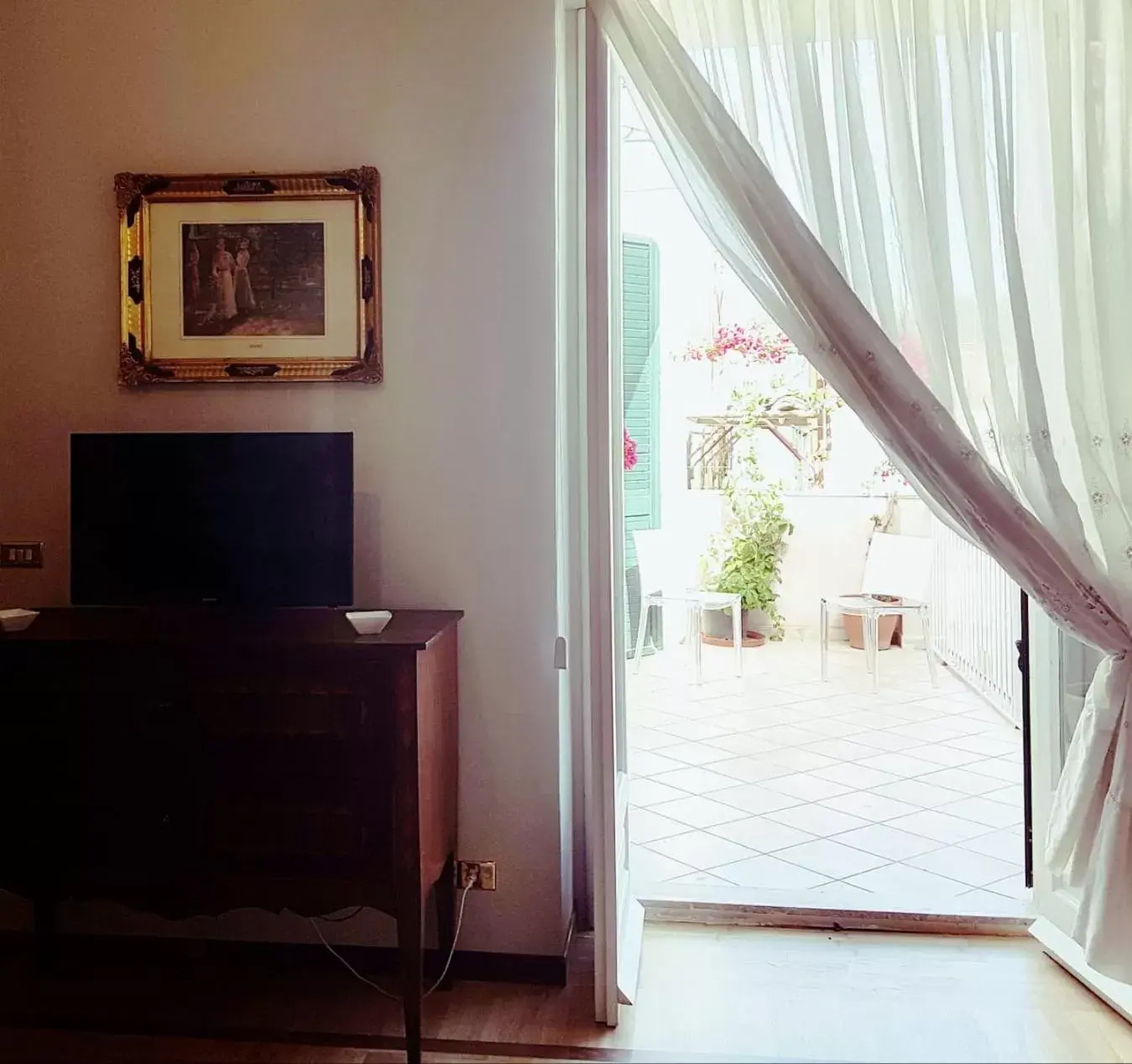 TV and multimedia, TV/Entertainment Center in B&B Loft Famiglia Arezzo