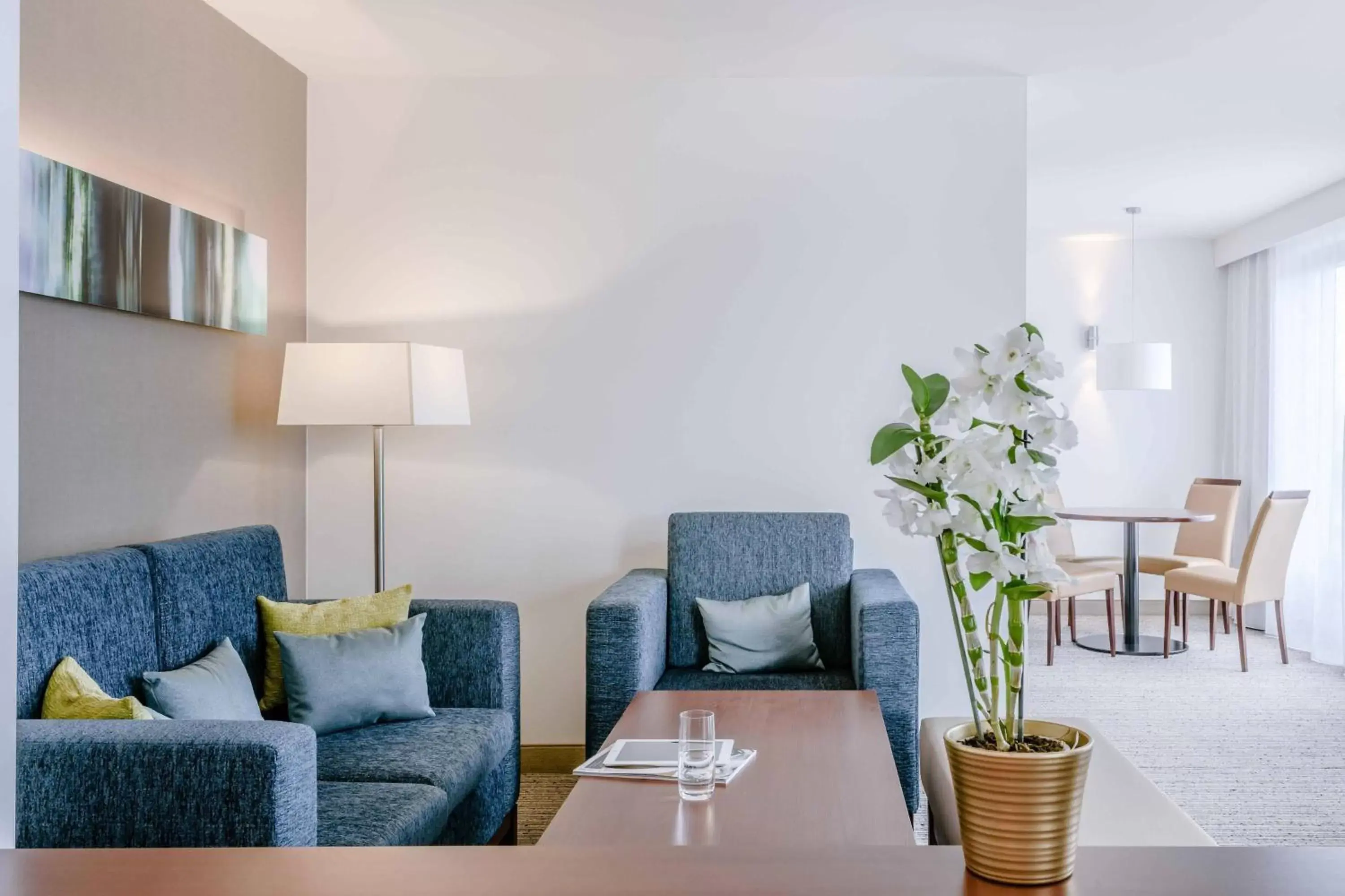 Living room, Seating Area in Courtyard by Marriott Munich City Center