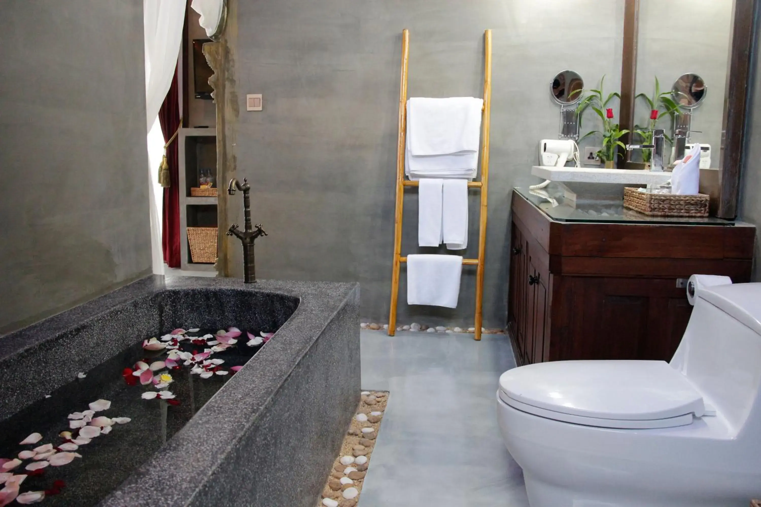 Bathroom in Cambana d'Angkor Suites