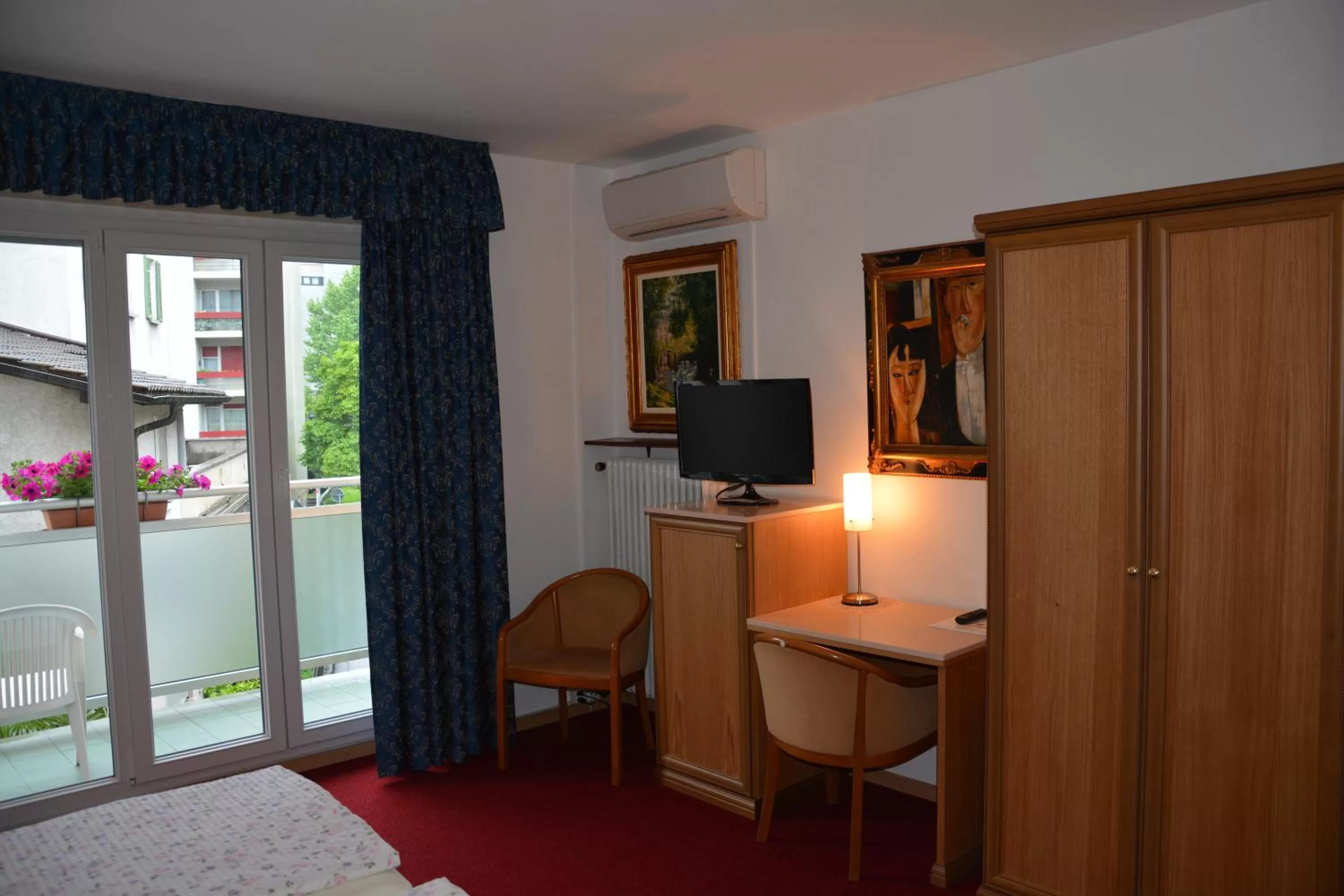 Photo of the whole room, Bed in Hotel Dischma - FREE BUS AND TRAIN TICKET