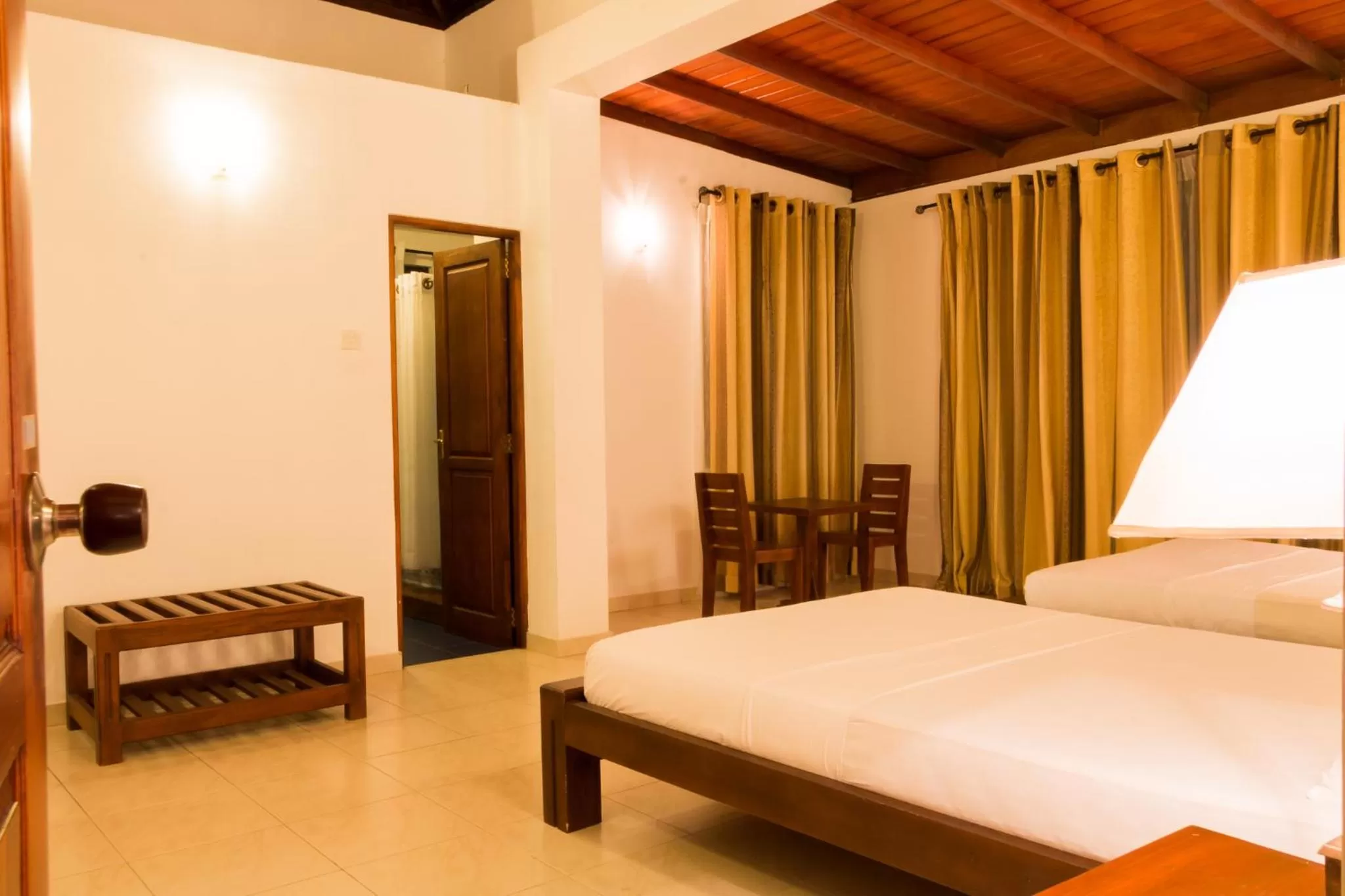 Bed in Kandy Unique Hotel