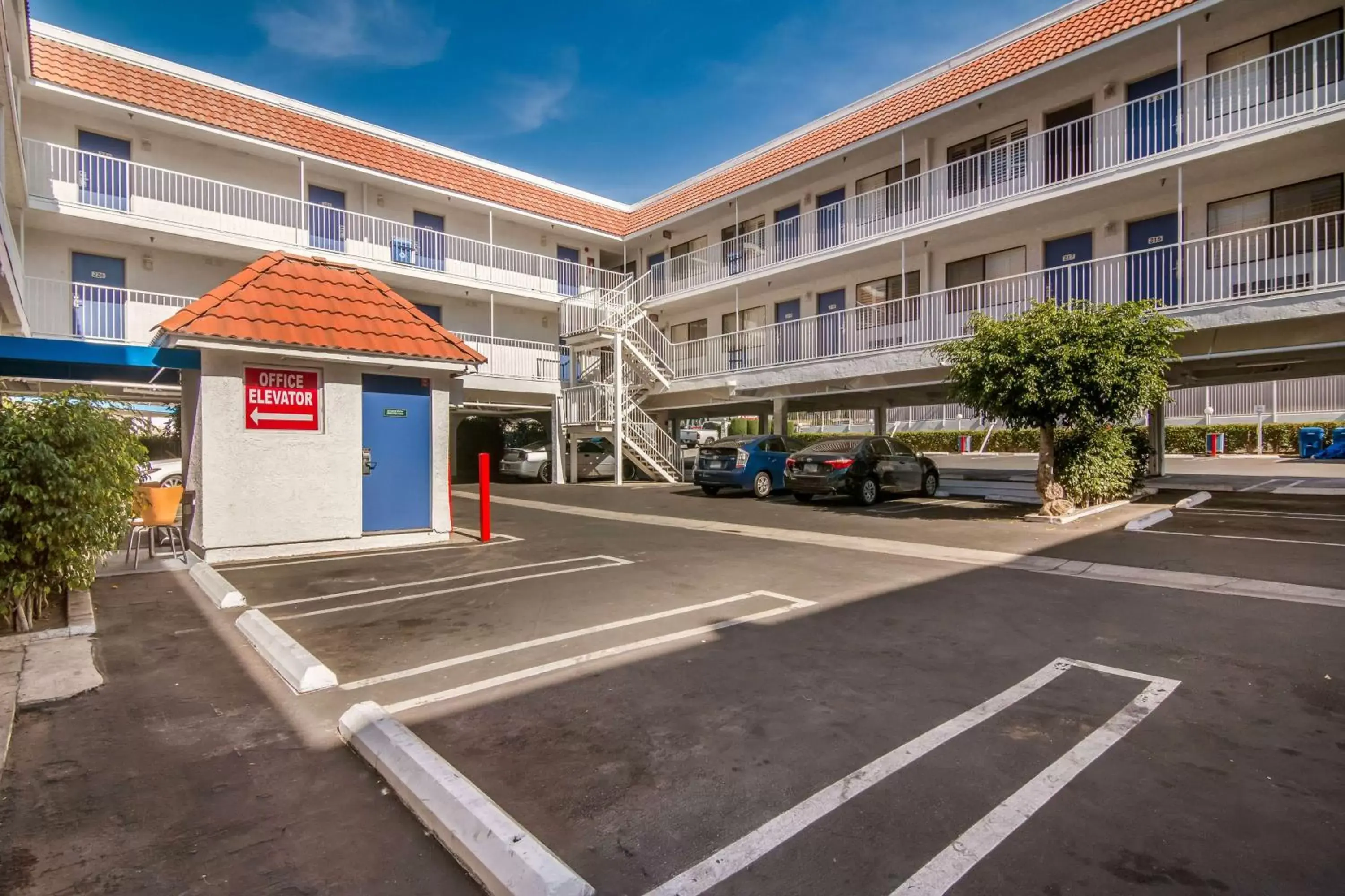 Property building in Motel 6 Monterey Park