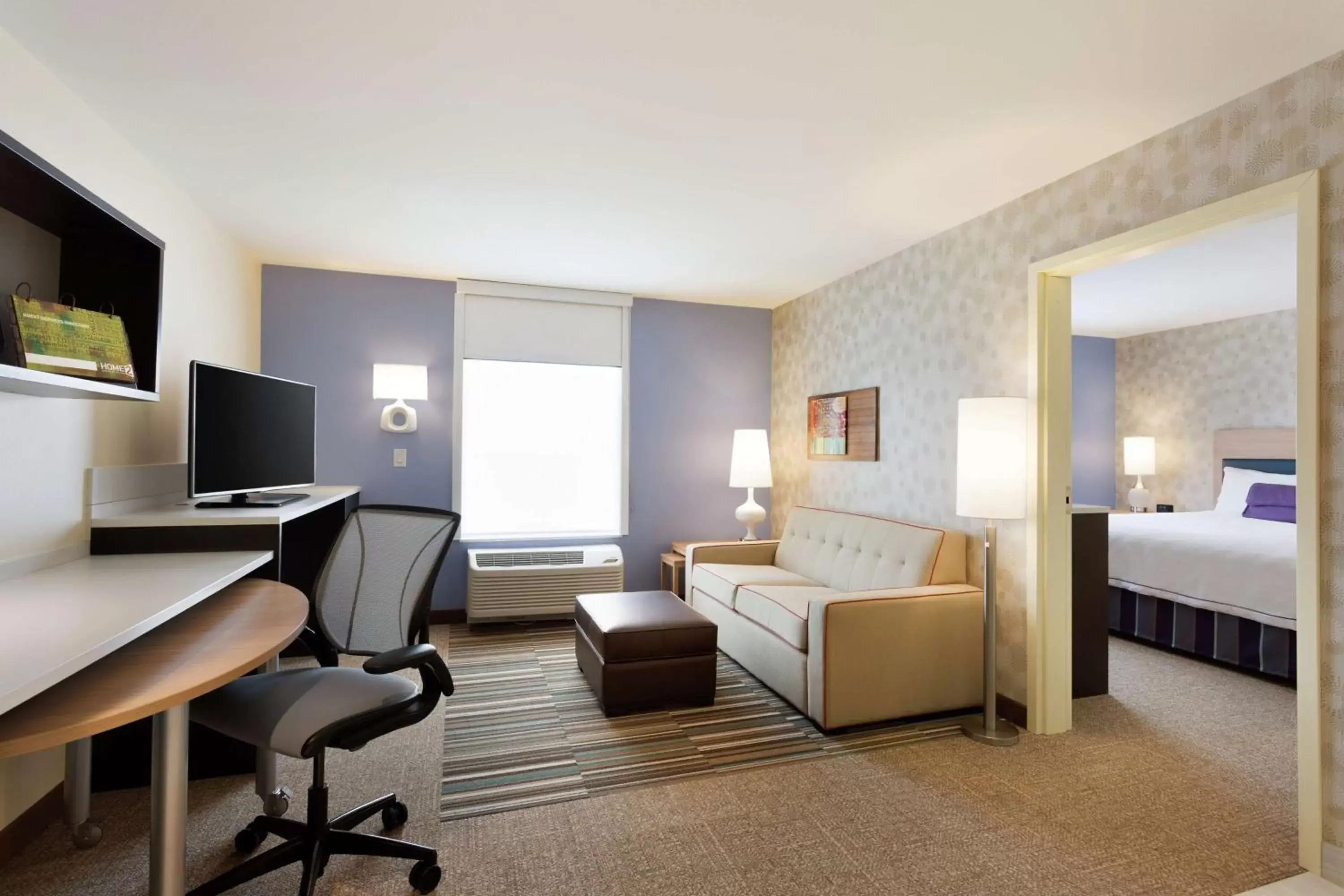 Bedroom, Seating Area in Home2 Suites by Hilton Midland