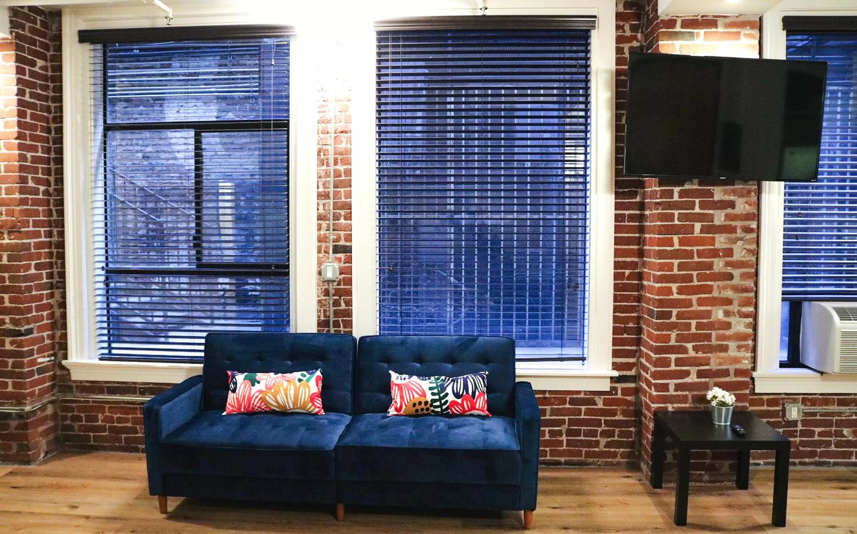 Living room, Seating Area in The Haas Suites