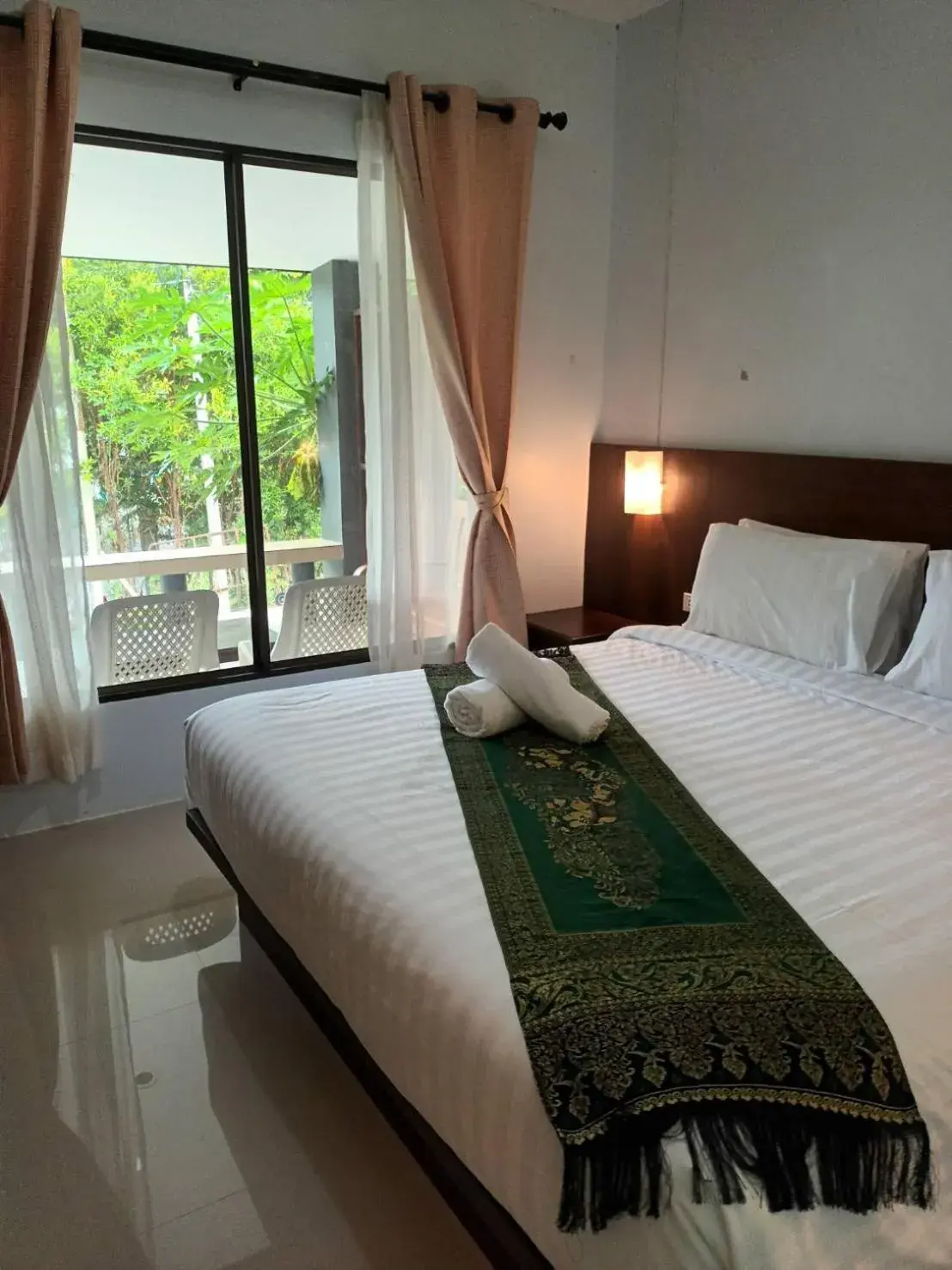 Bed in BaanPhong Lanta