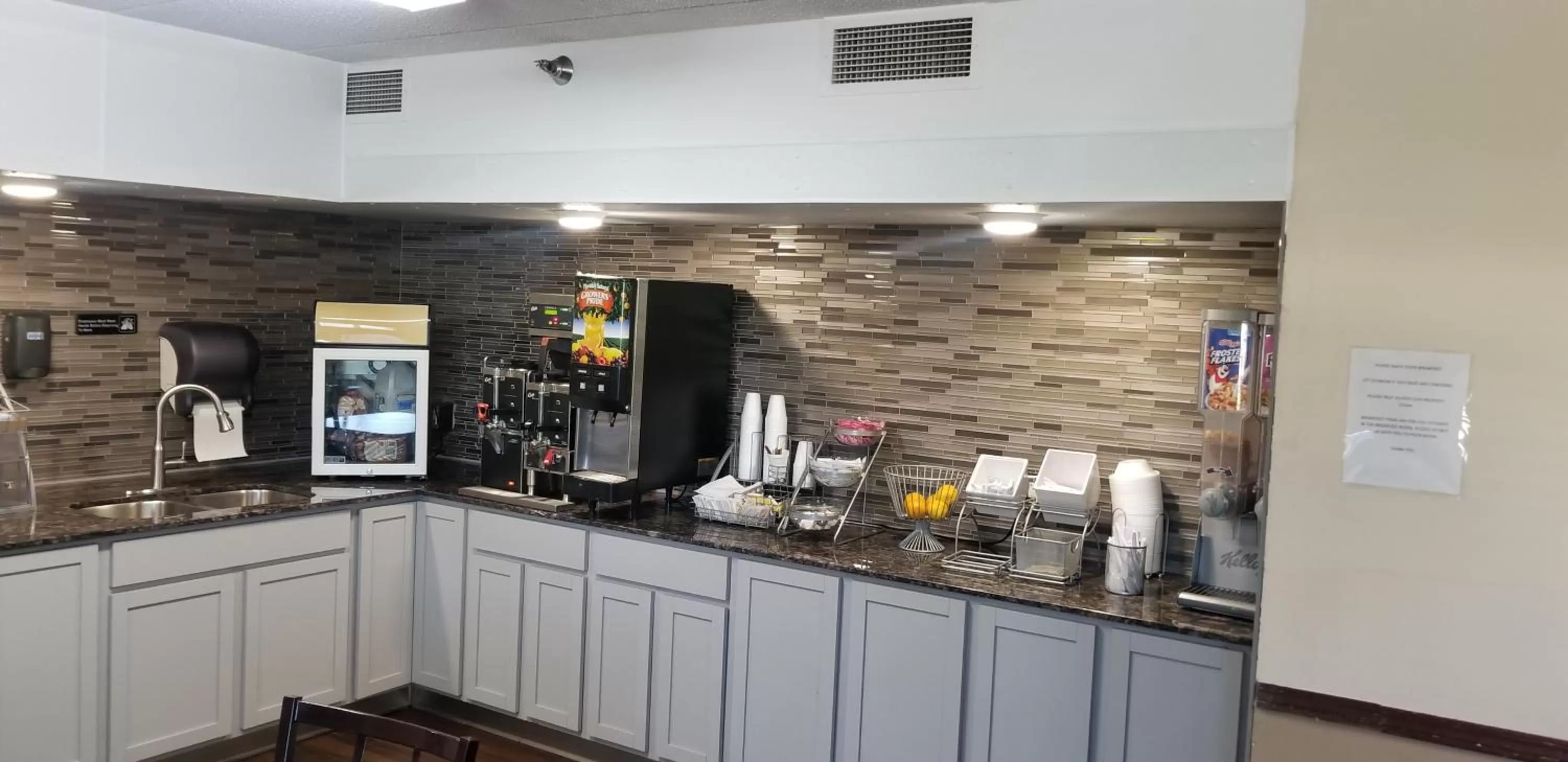 Breakfast in Super 8 by Wyndham Brooklyn Center/MPLS