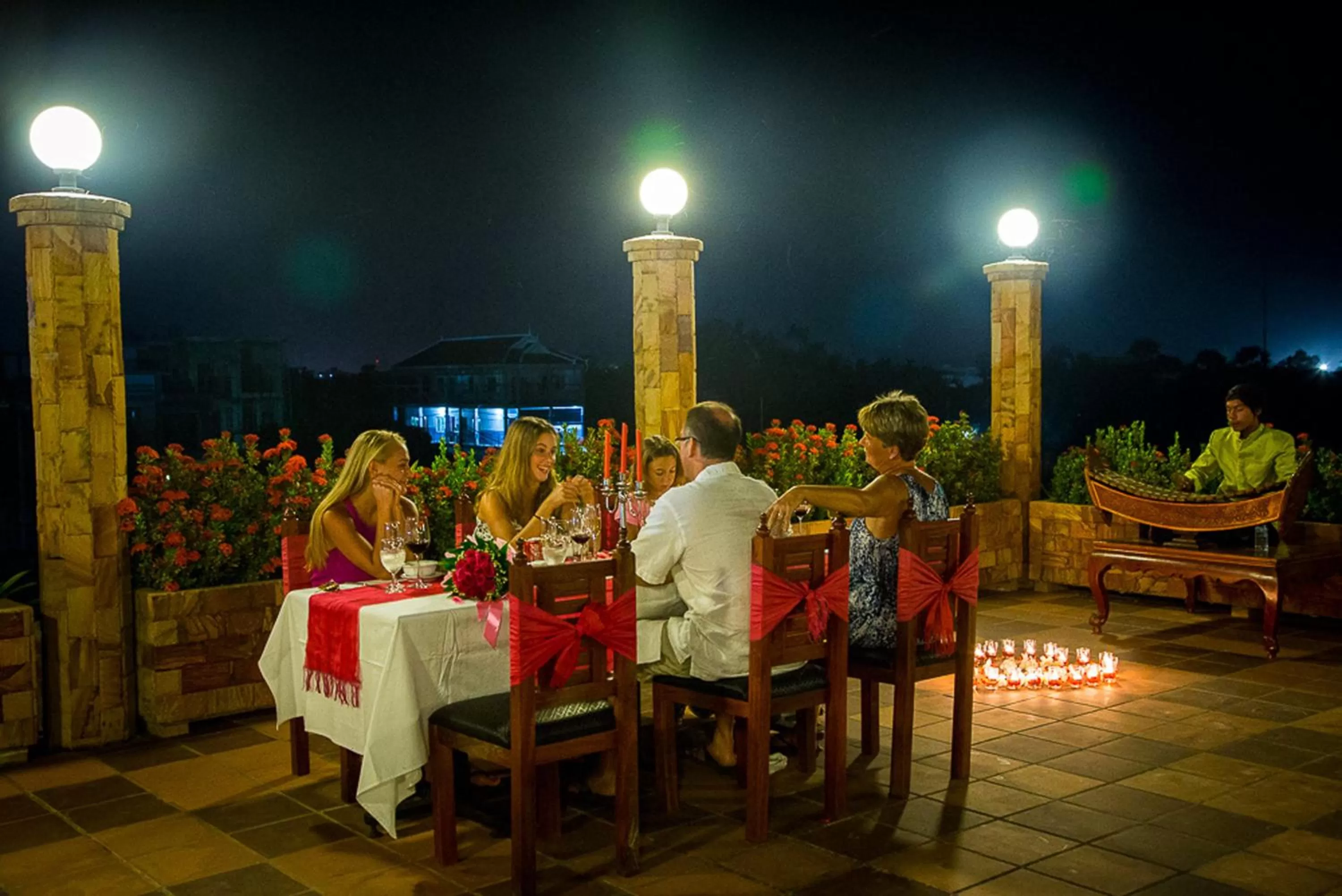 Family, Restaurant/Places to Eat in Angkor Style Resort
