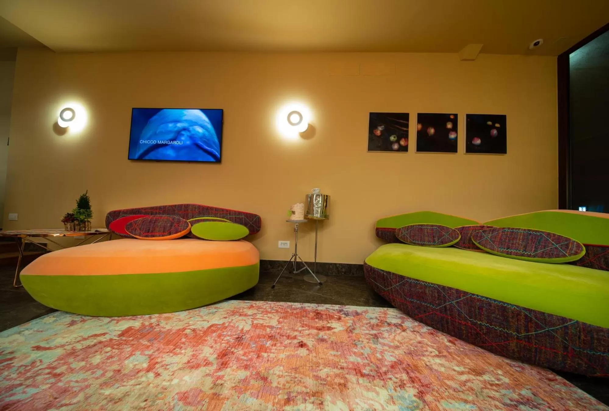 Lobby or reception, Bed in OMAMA Hotel