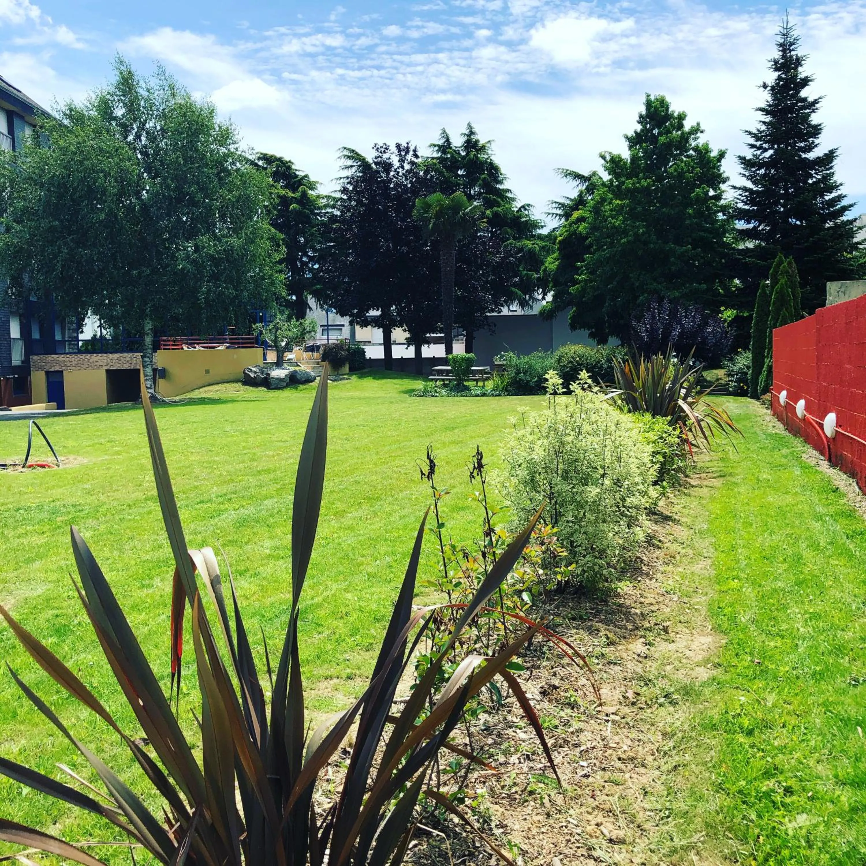 Property building in Hotel Arcantis Le Voltaire