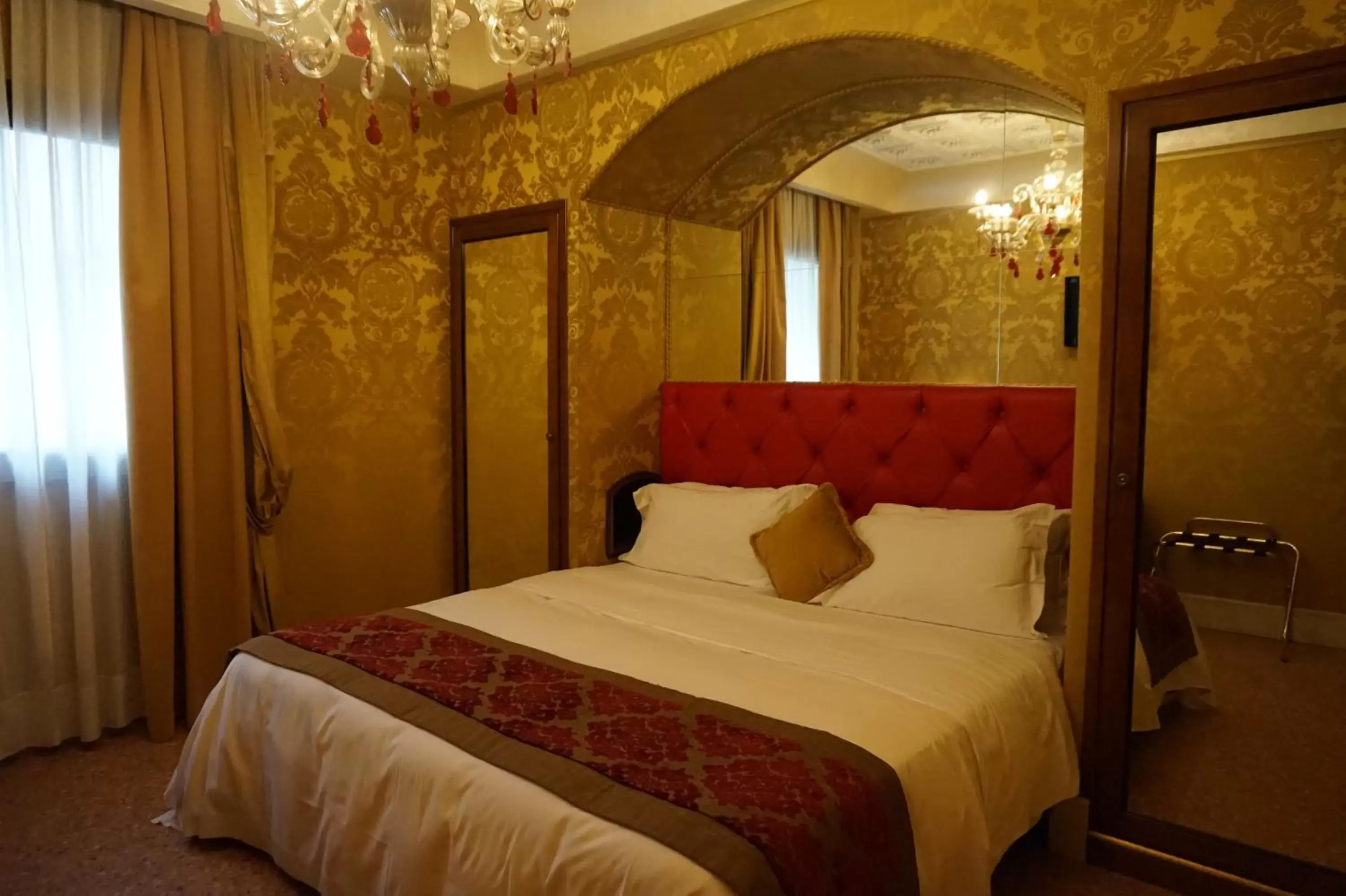 Bed in Pesaro Palace