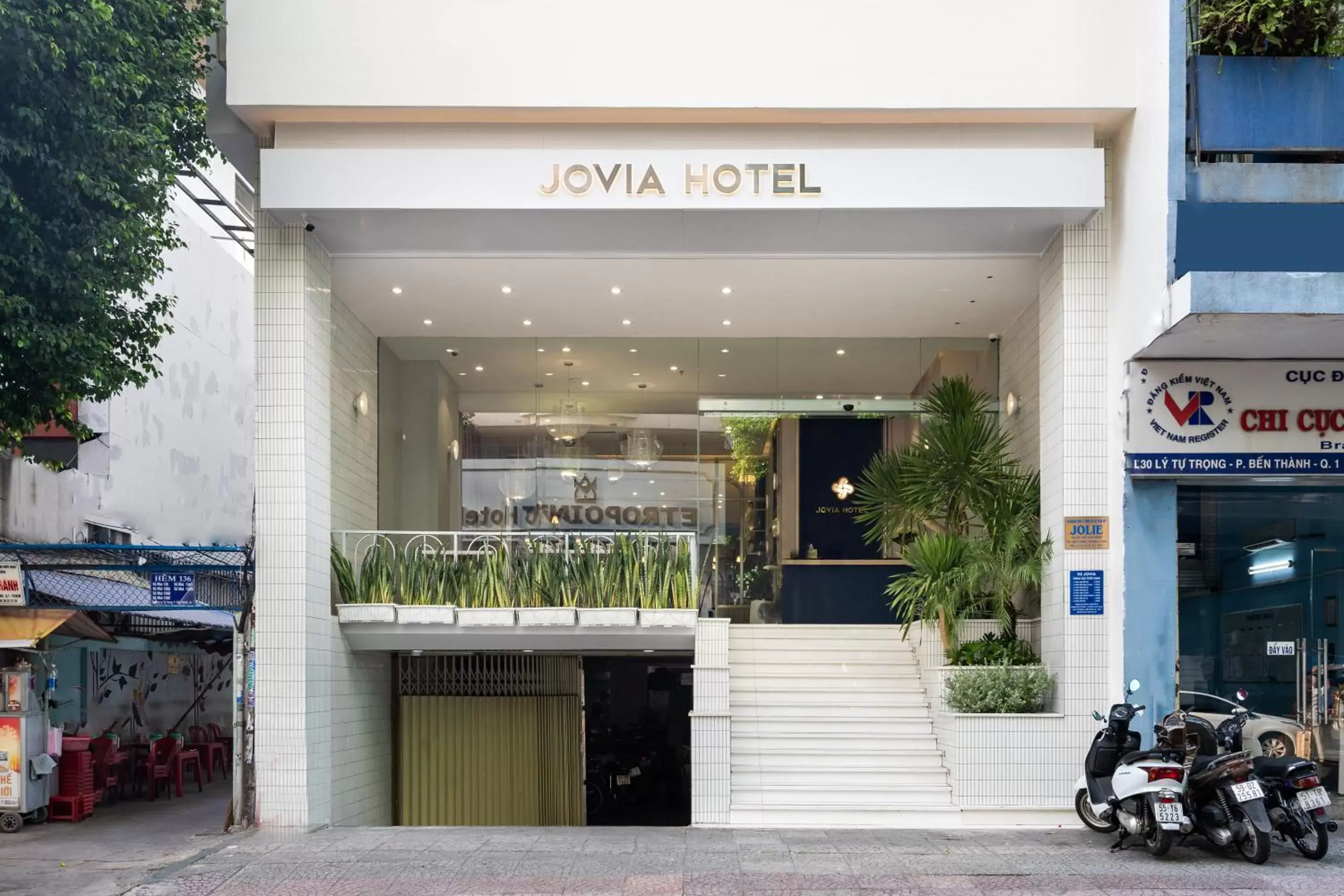 Facade/entrance in Jovia Hotel Facade/entrance in Jovia Hotel