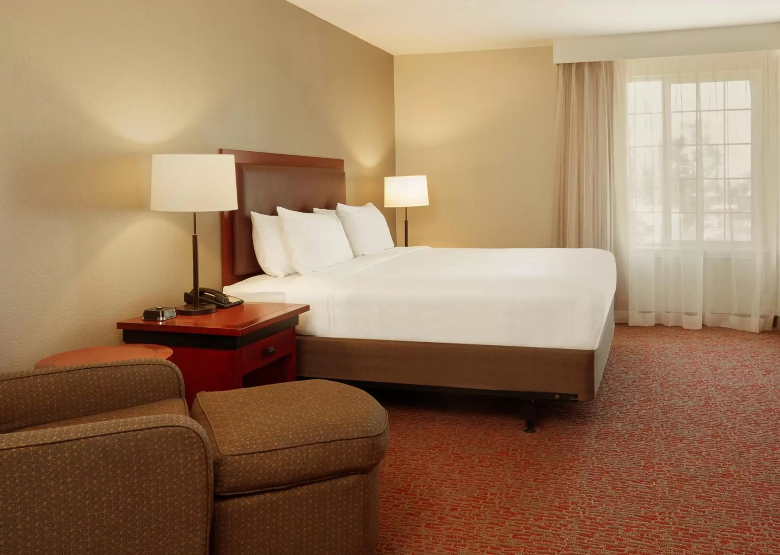 Grand Suite in Larkspur Landing Sunnyvale-An All-Suite Hotel