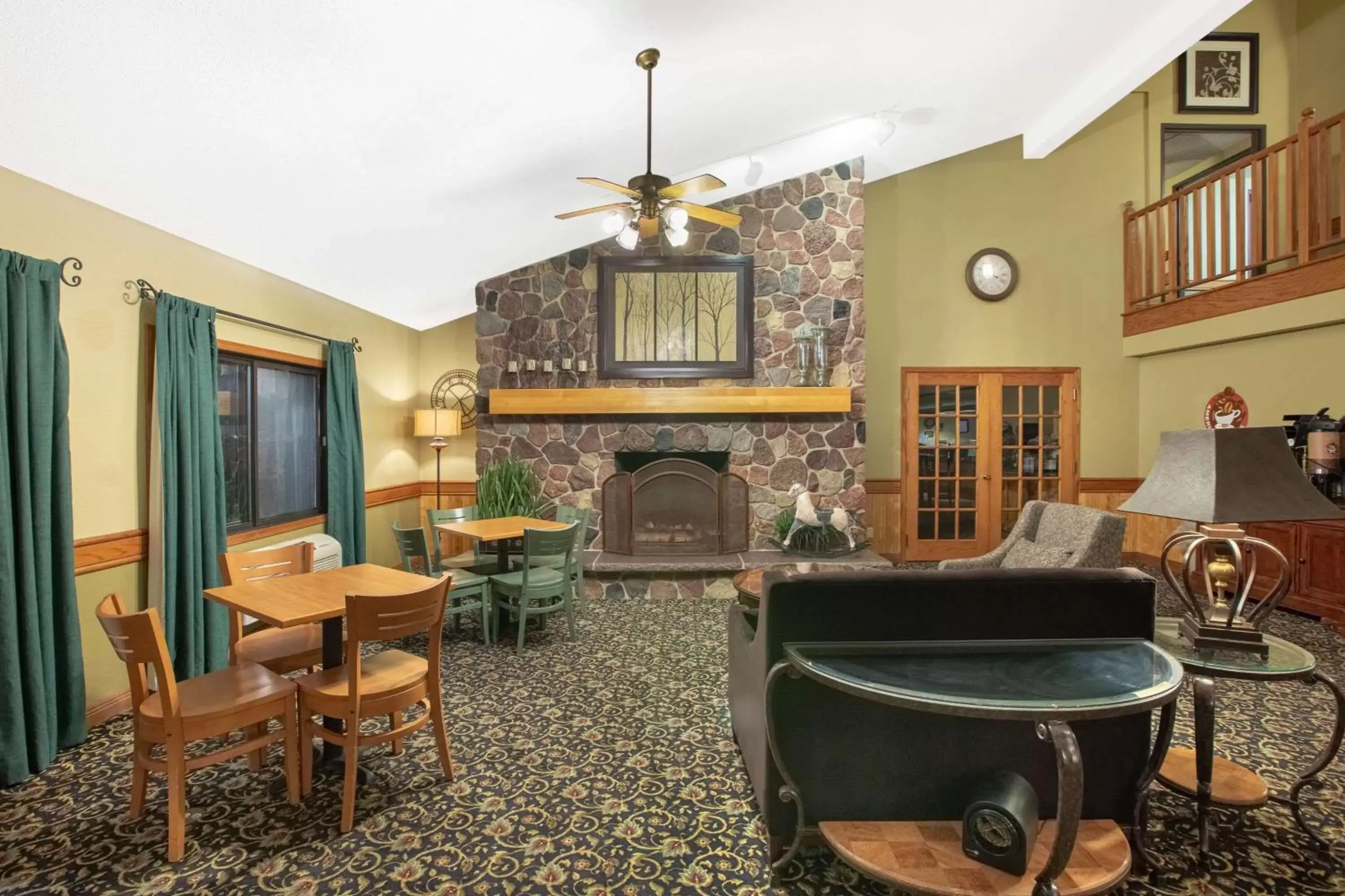 Lobby or reception, Dining Area in AmericInn by Wyndham Kearney