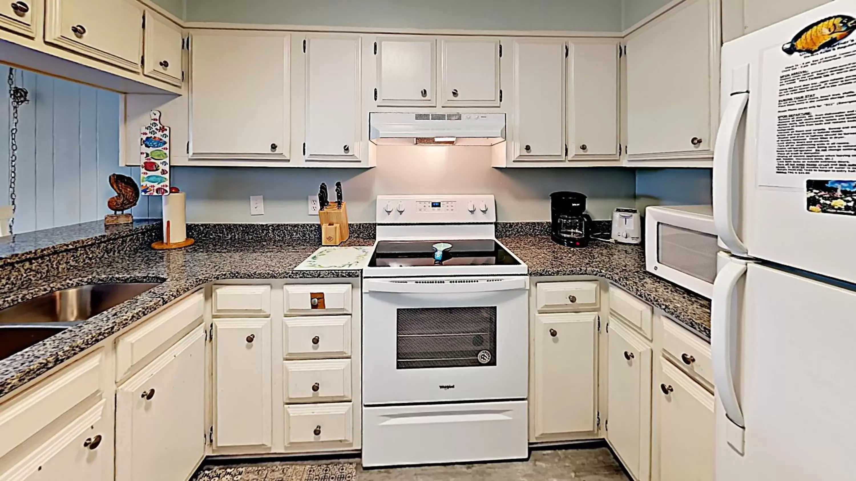 Kitchen or kitchenette, Kitchen/Kitchenette in Beach Vacation Condos