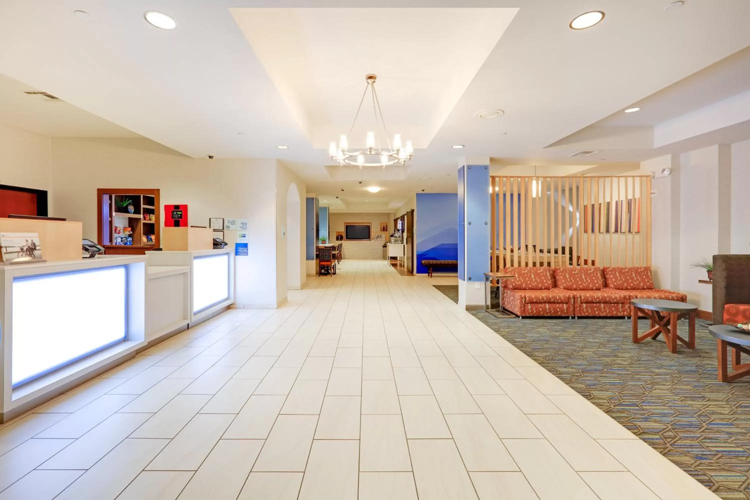 Property building, Lobby/Reception in Holiday Inn Express Hotel & Suites Burleson - Fort Worth, an IHG Hotel