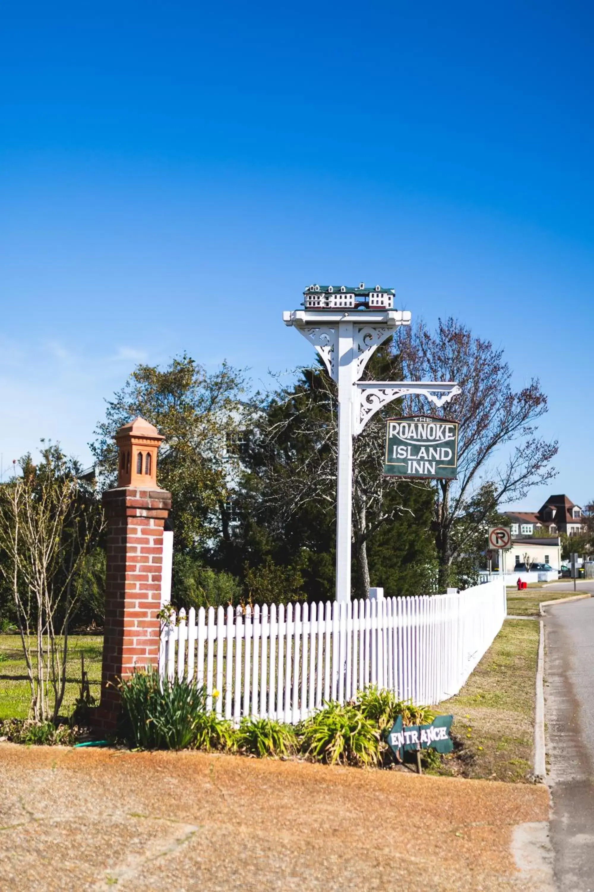 Property logo or sign in Roanoke Island Inn