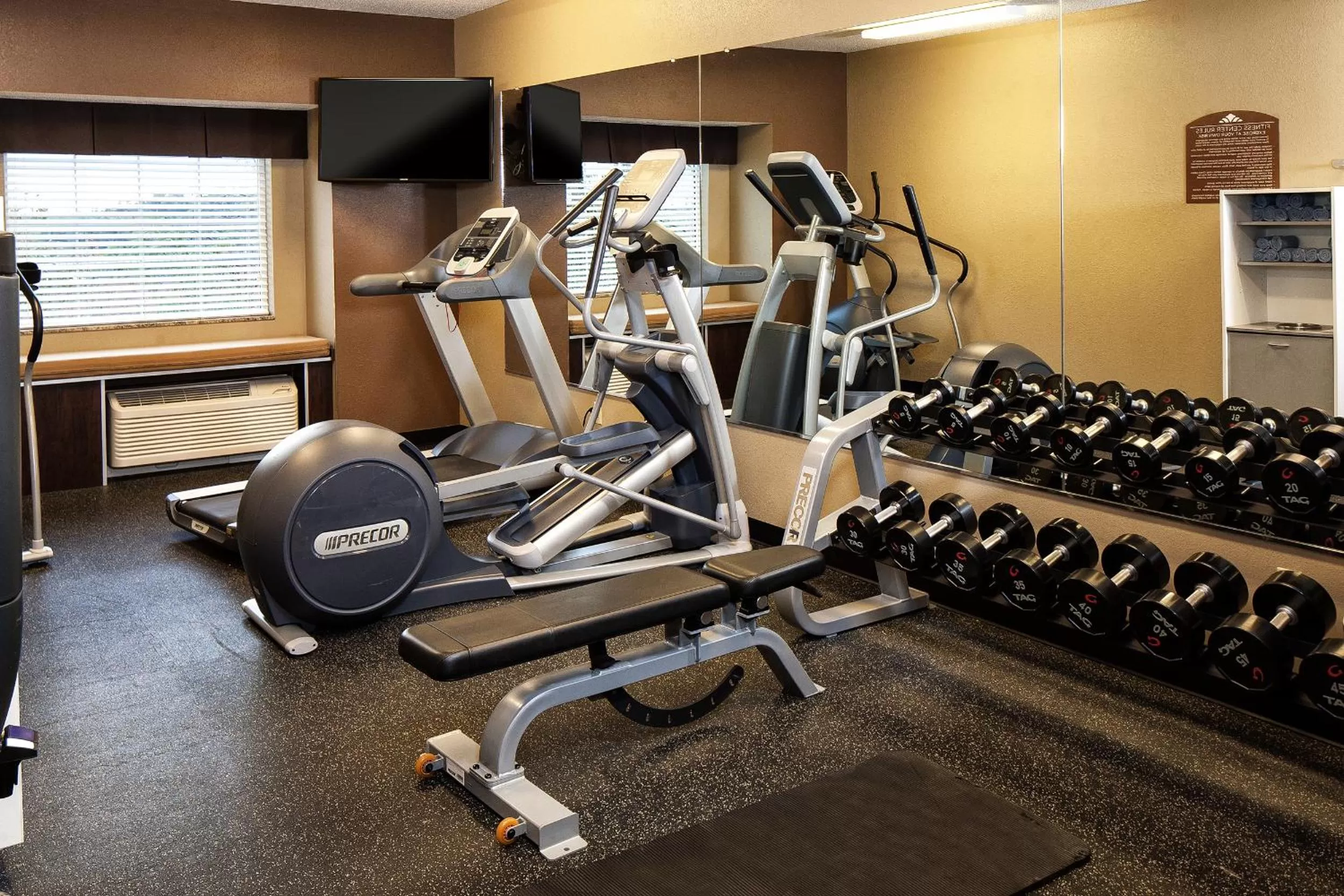 Fitness centre/facilities in Microtel Inn & Suites by Wyndham Wheeling at The Highlands