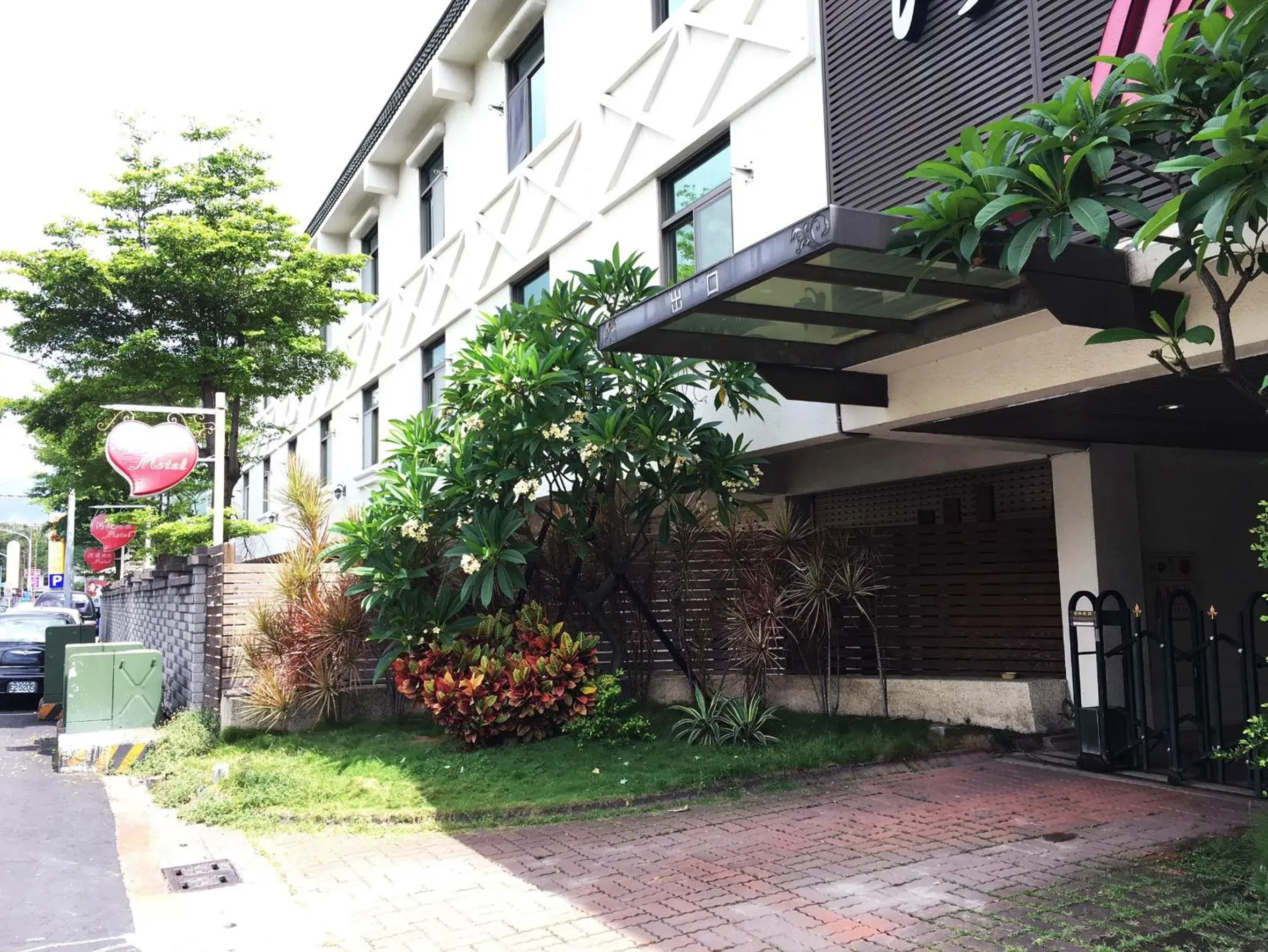 Facade/entrance, Property Building in The Riverside Hotel & Motel