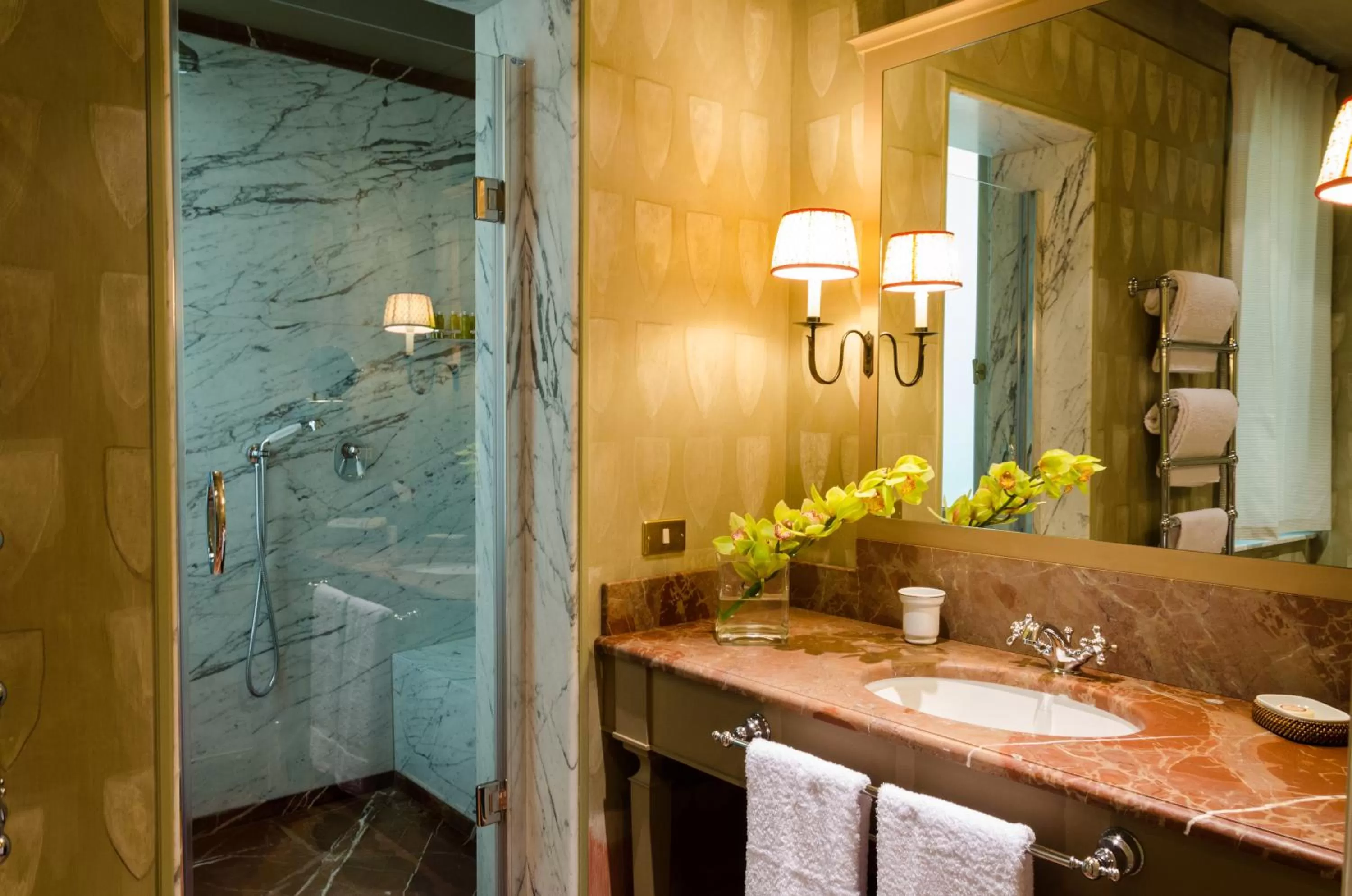 Shower in Antica Torre Tornabuoni