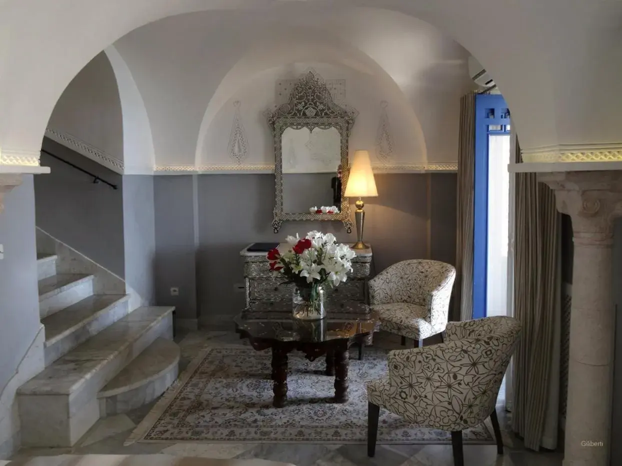 Bedroom, Seating Area in La Villa Bleue