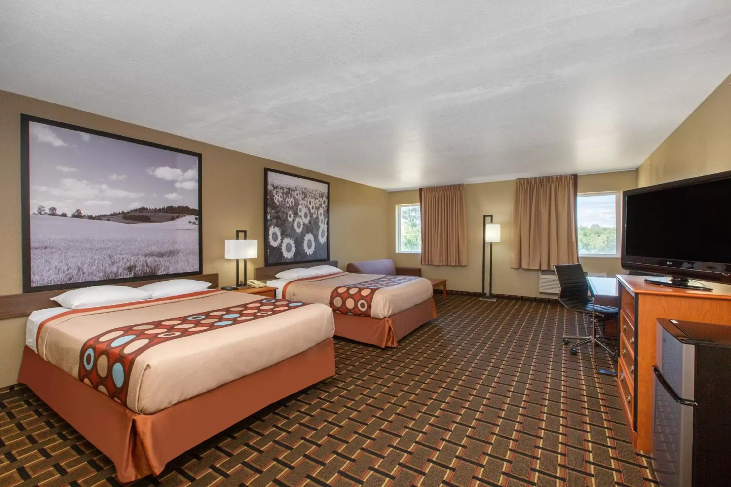 Photo of the whole room in Super 8 by Wyndham Ottawa