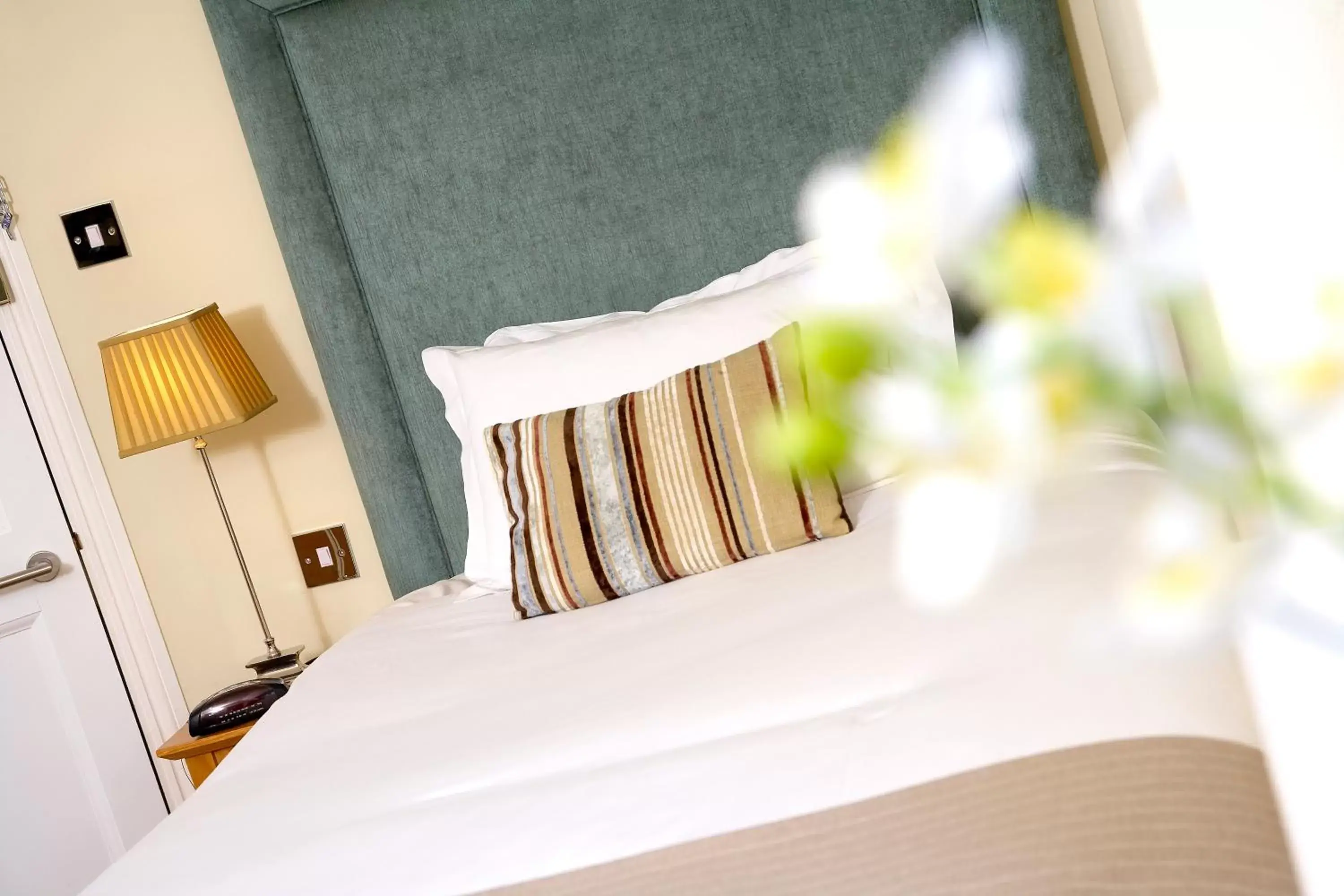 Bed in Banbury Wroxton House Hotel