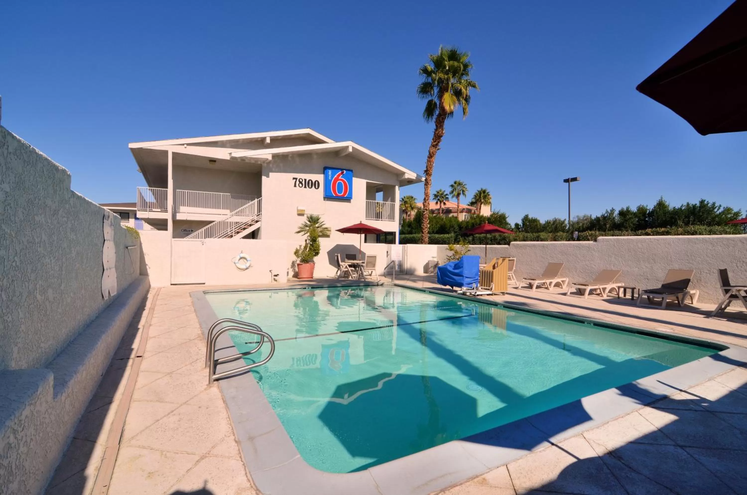 Property building in Motel 6-Palm Desert, CA - Palm Springs Area