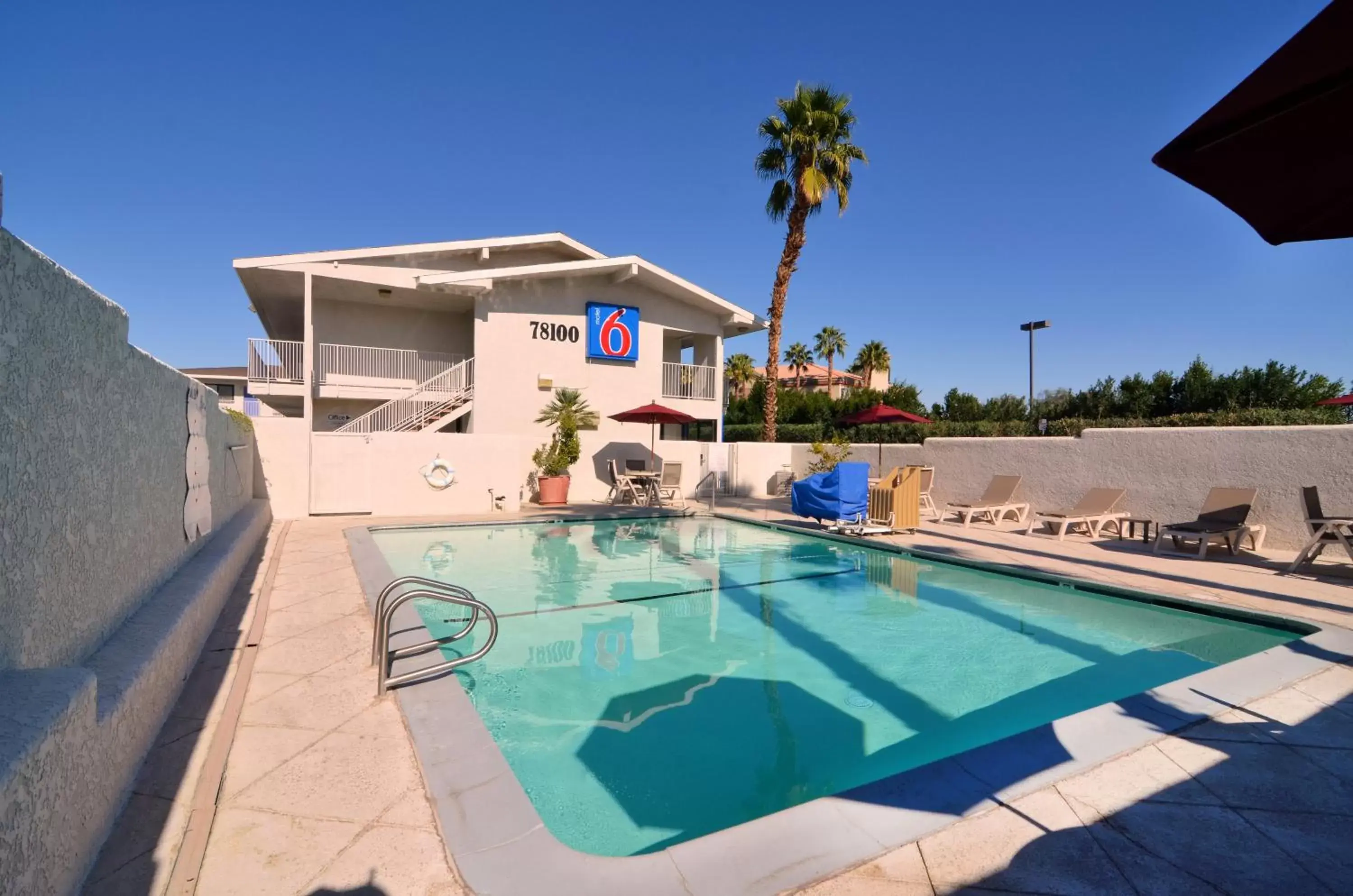 Property building, Swimming Pool in Motel 6-Palm Desert, CA - Palm Springs Area