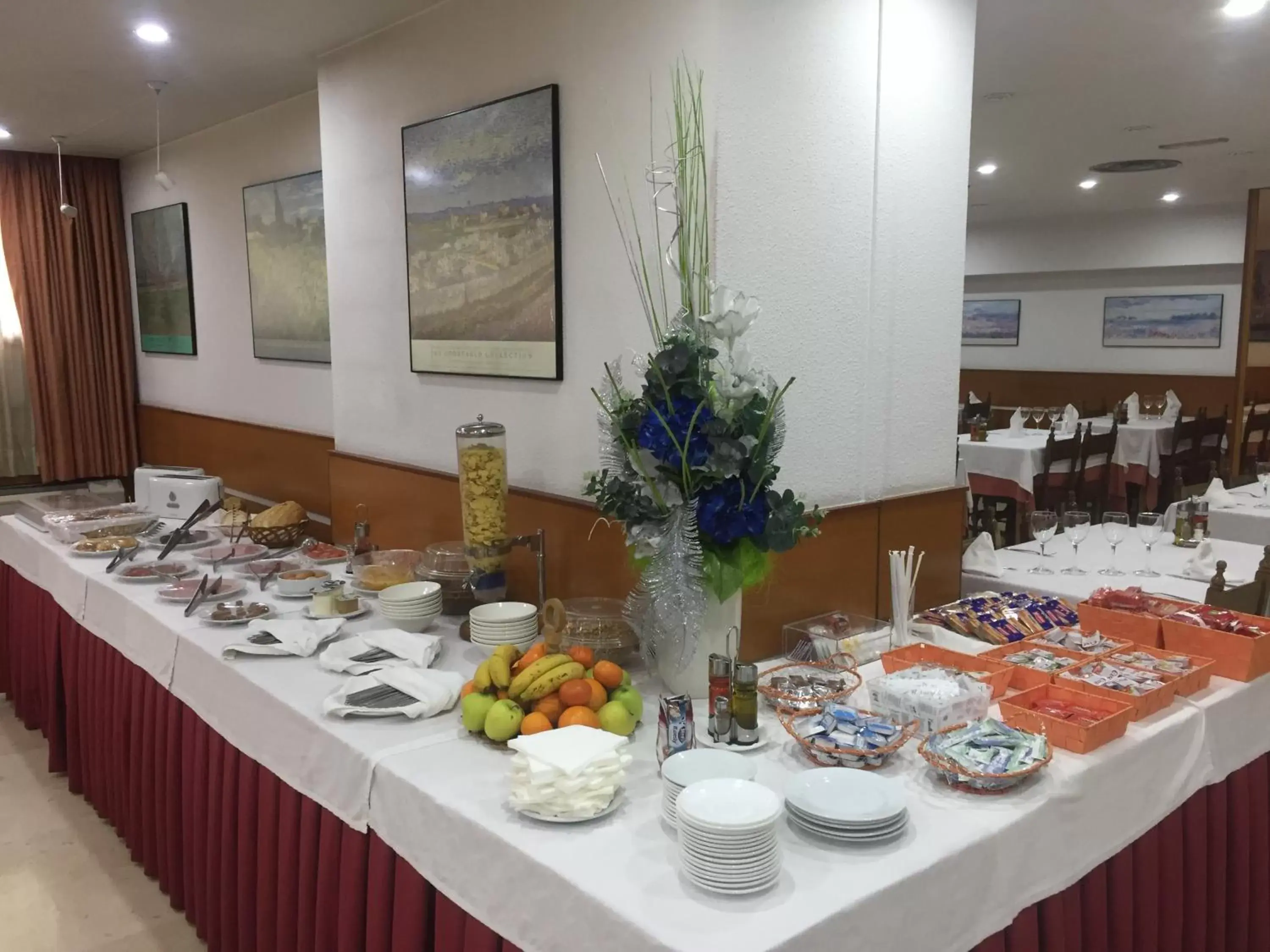 Restaurant/places to eat in Hotel Folch Restaurant/places to eat in Hotel Folch